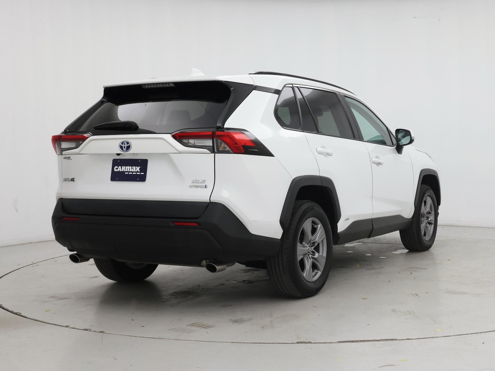2022 Toyota RAV4 XLE - Photo 9