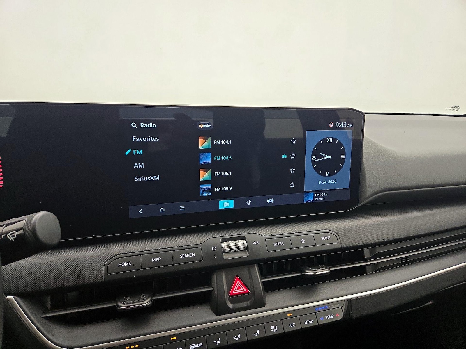 2025 Kia K4 LXS - Photo 16