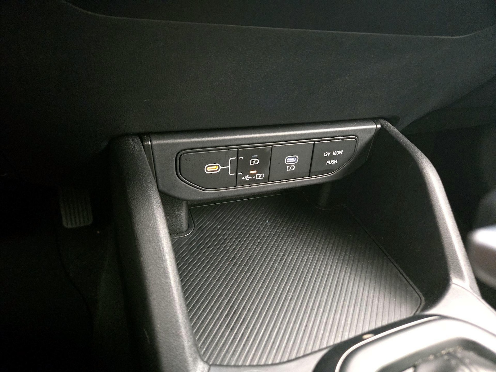 2025 Kia K4 LXS - Photo 19