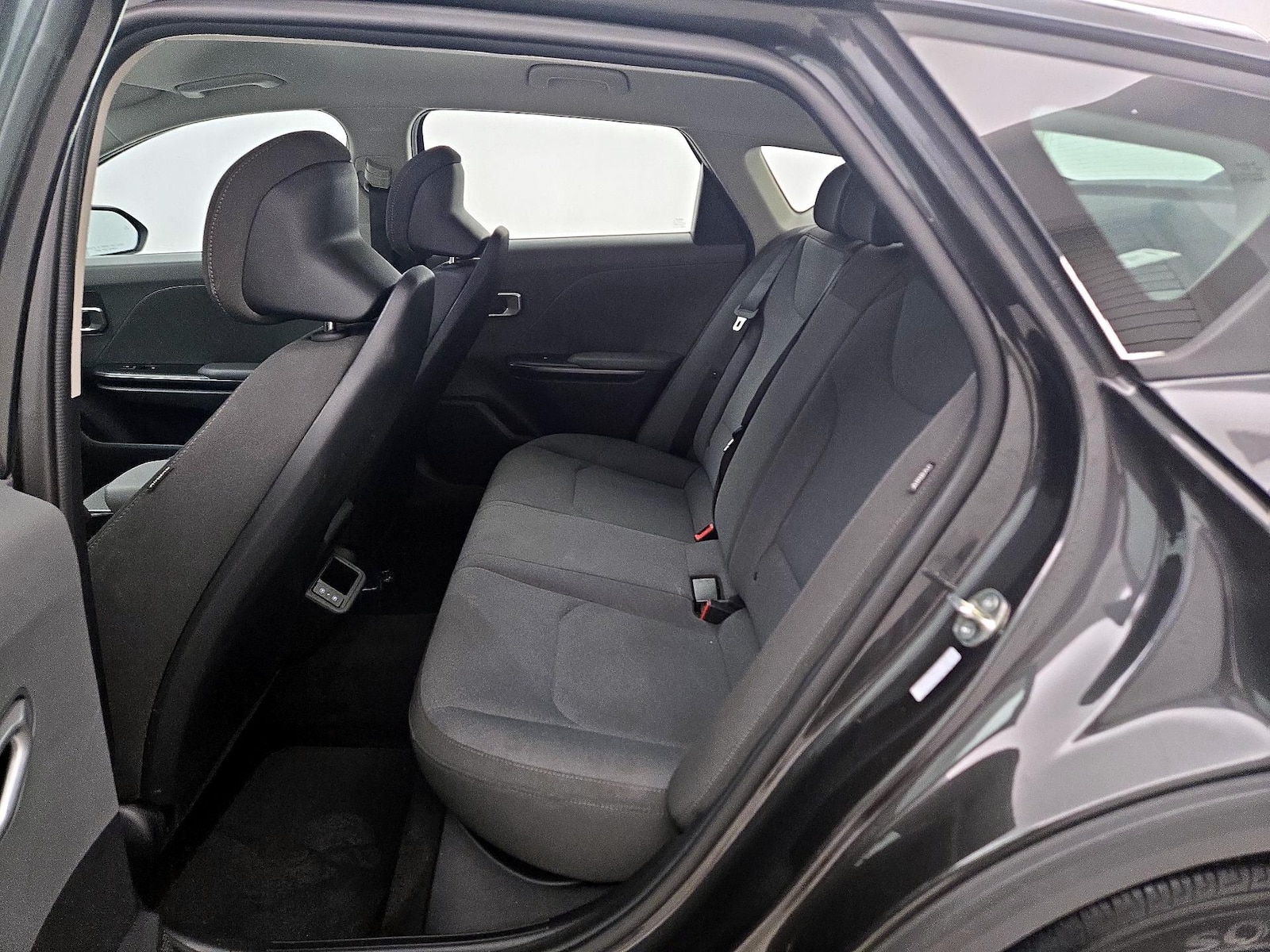 2025 Kia K4 LXS - Photo 20