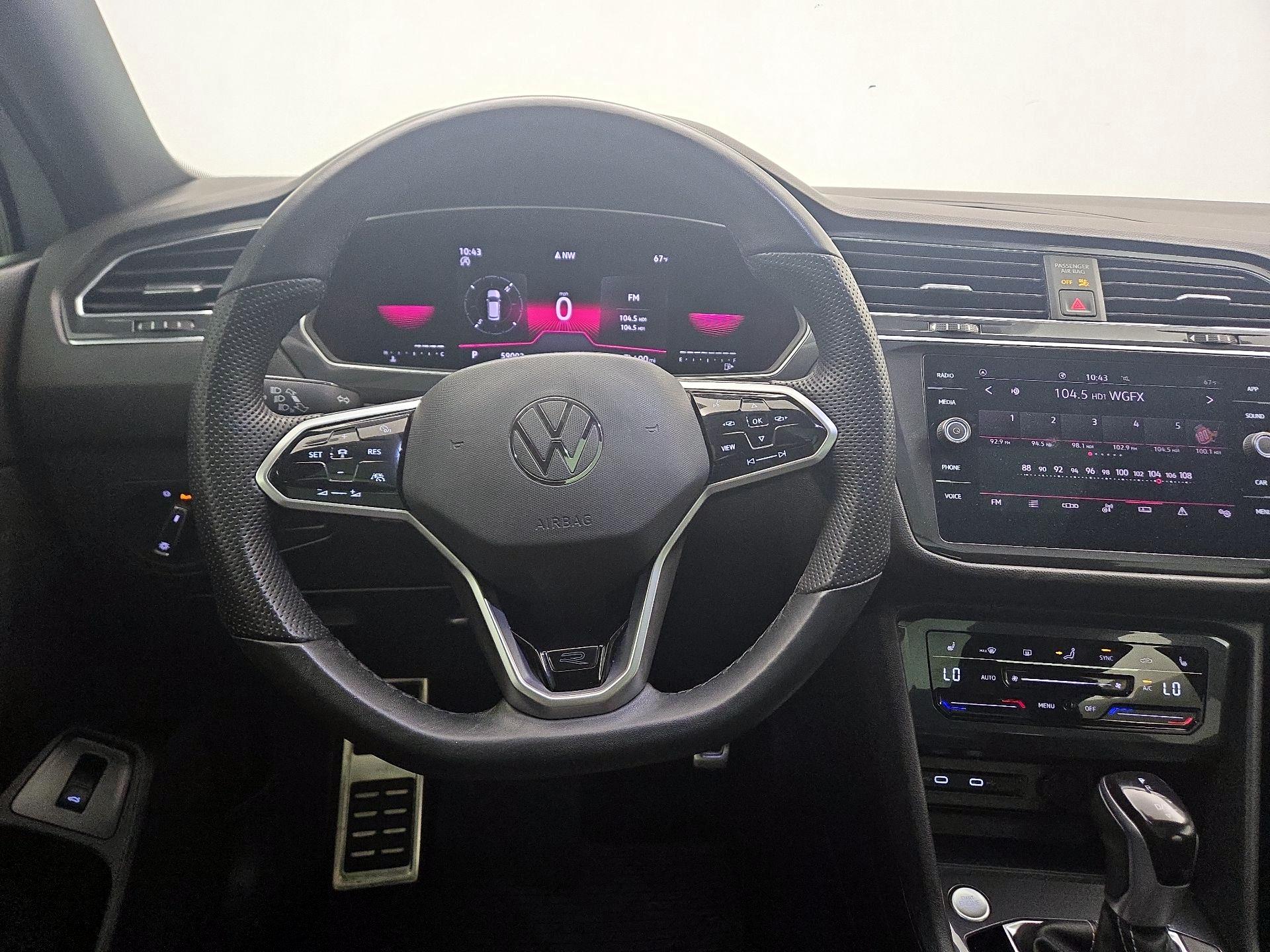 Thumbnail: 2022 Volkswagen Tiguan - 10