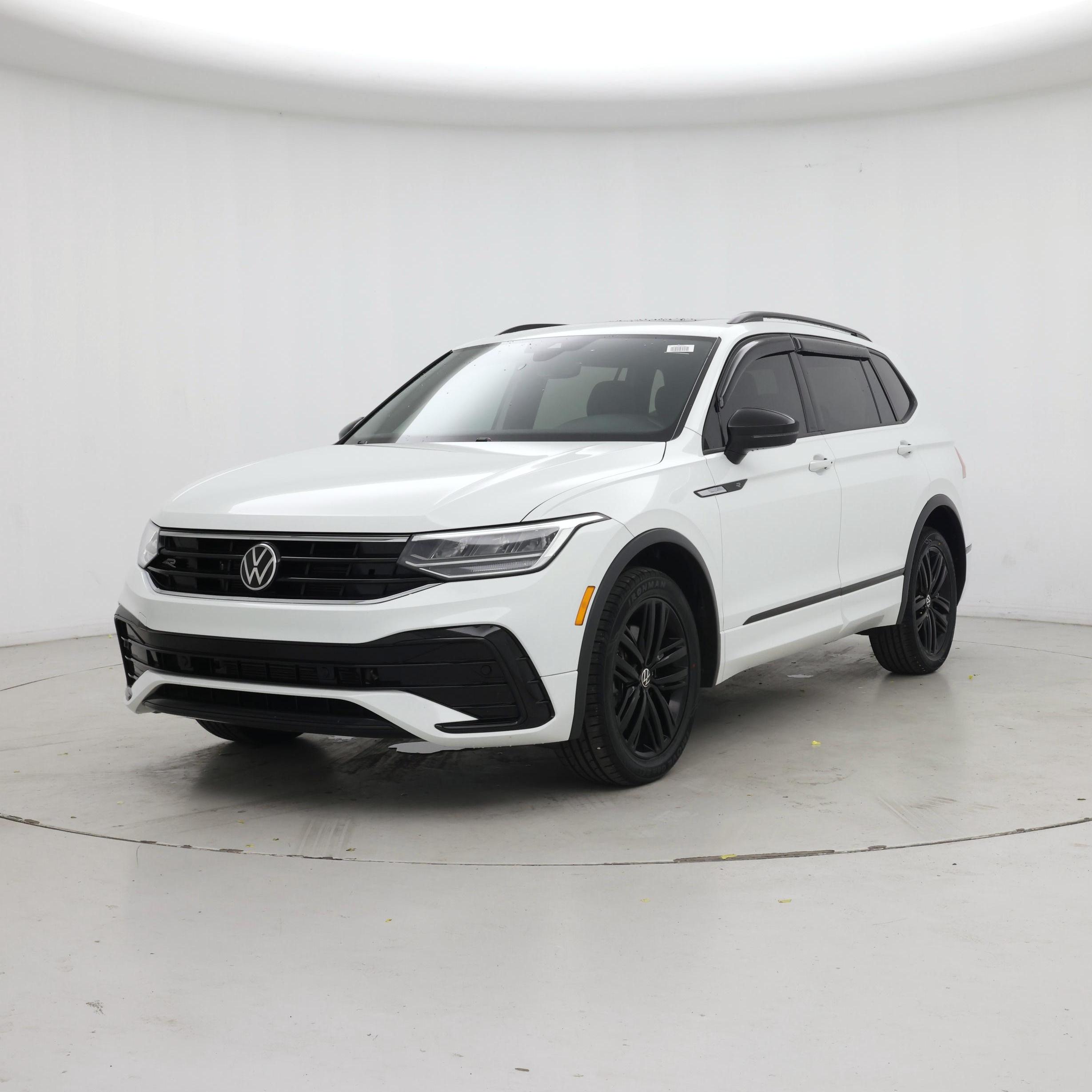 Thumbnail: 2022 Volkswagen Tiguan - 4