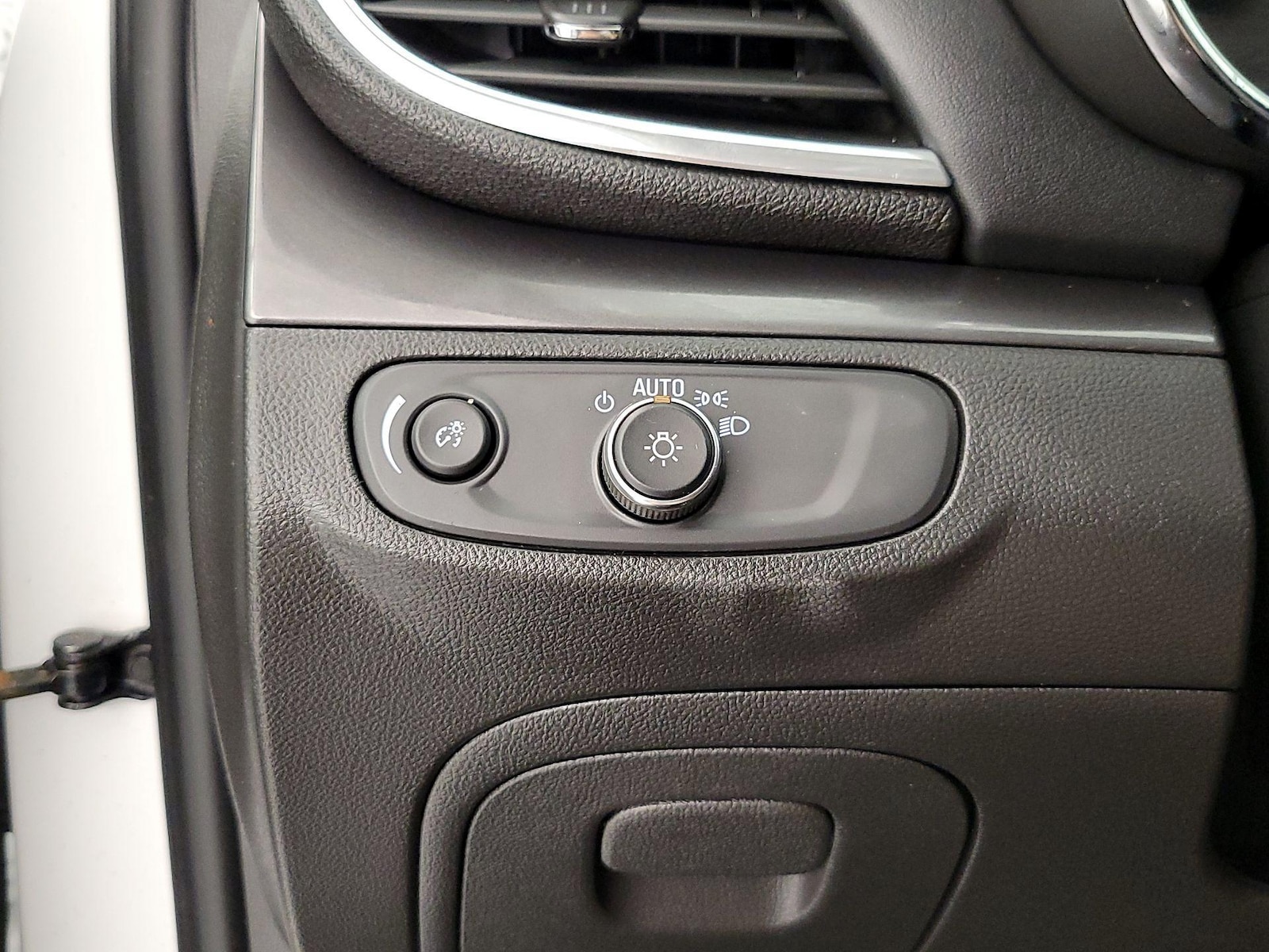 2020 Buick Encore Preferred - Photo 14