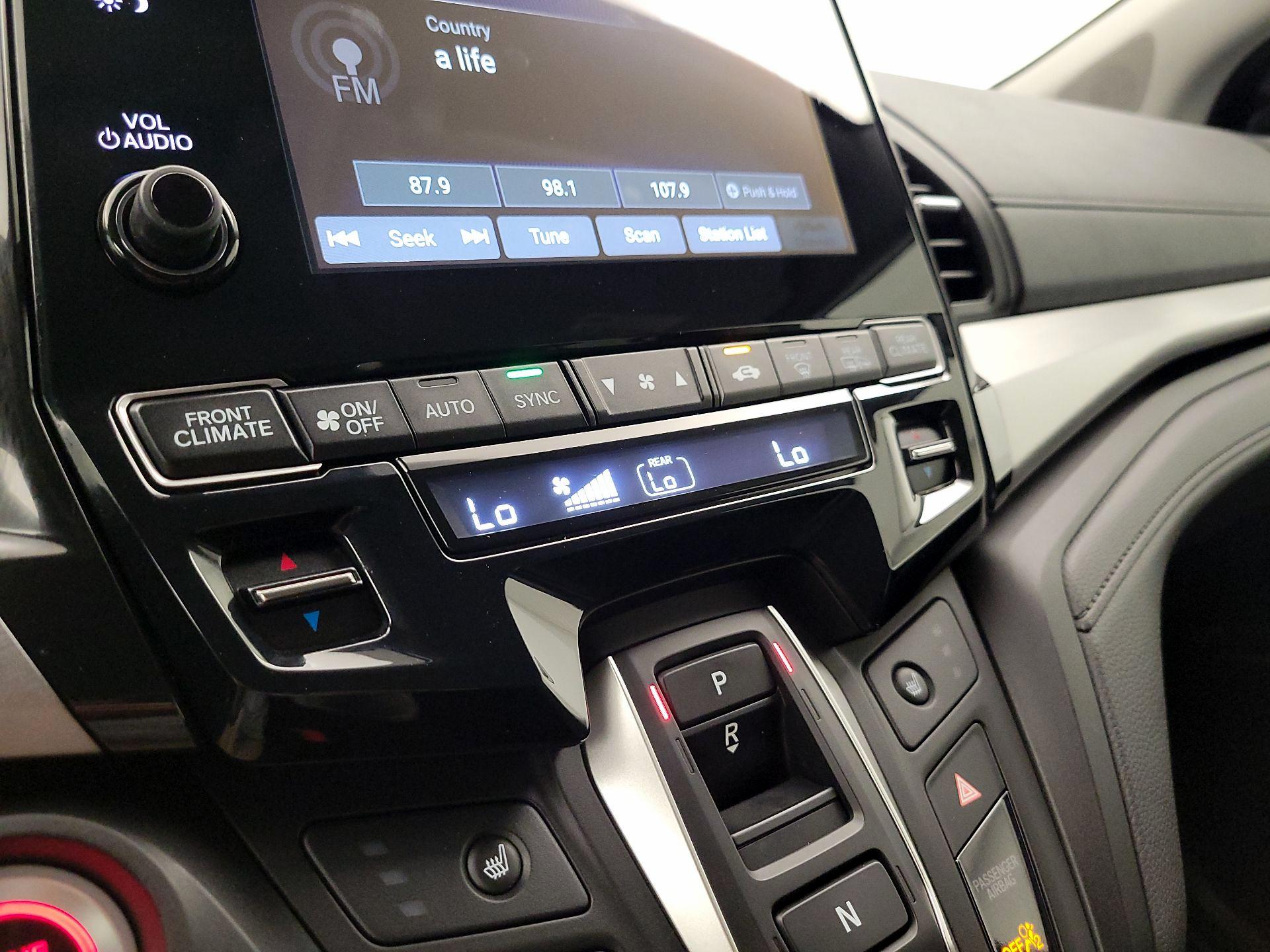 Thumbnail: 2021 Honda Odyssey - 16