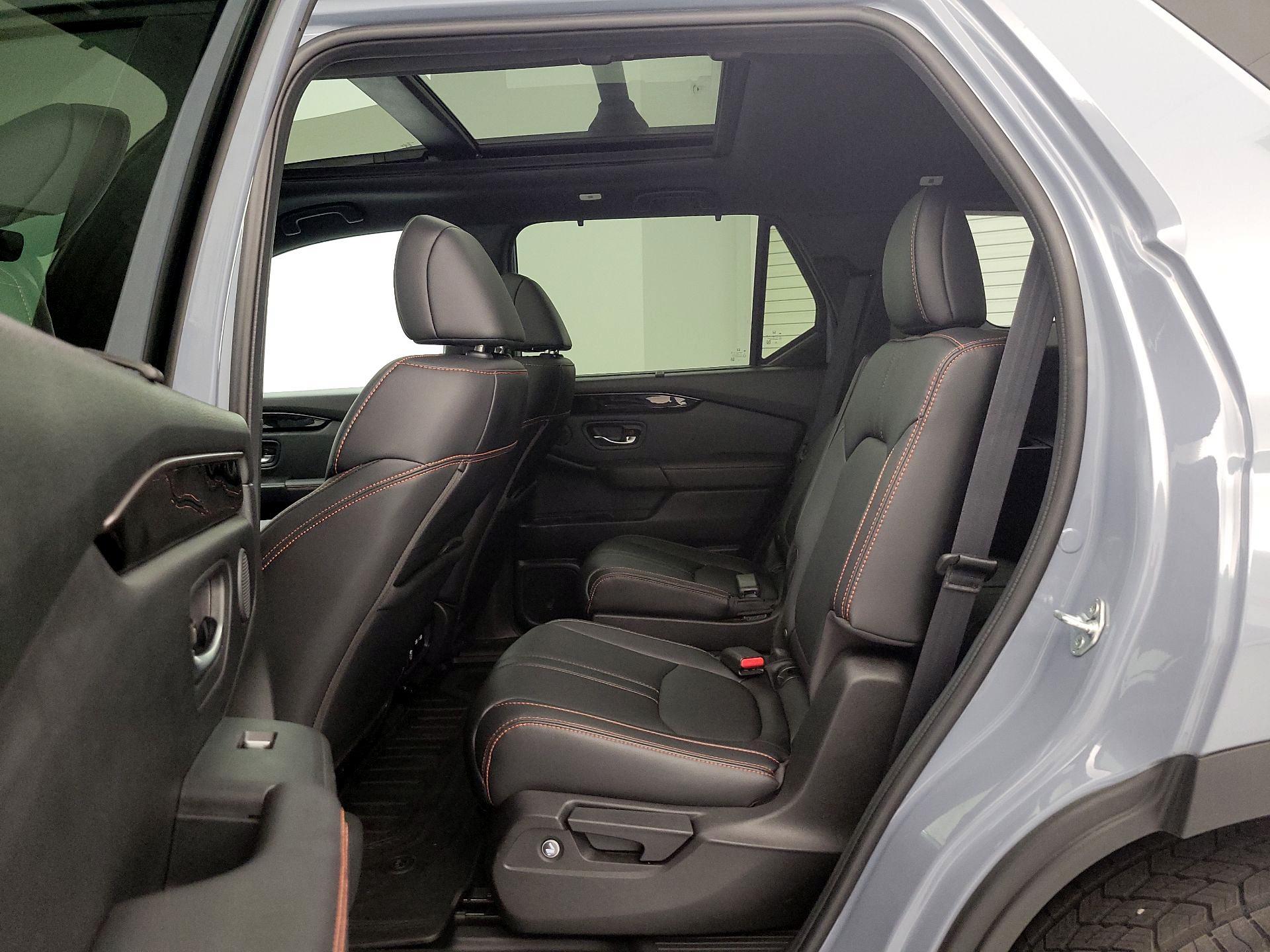 Thumbnail: 2023 Honda Pilot - 20