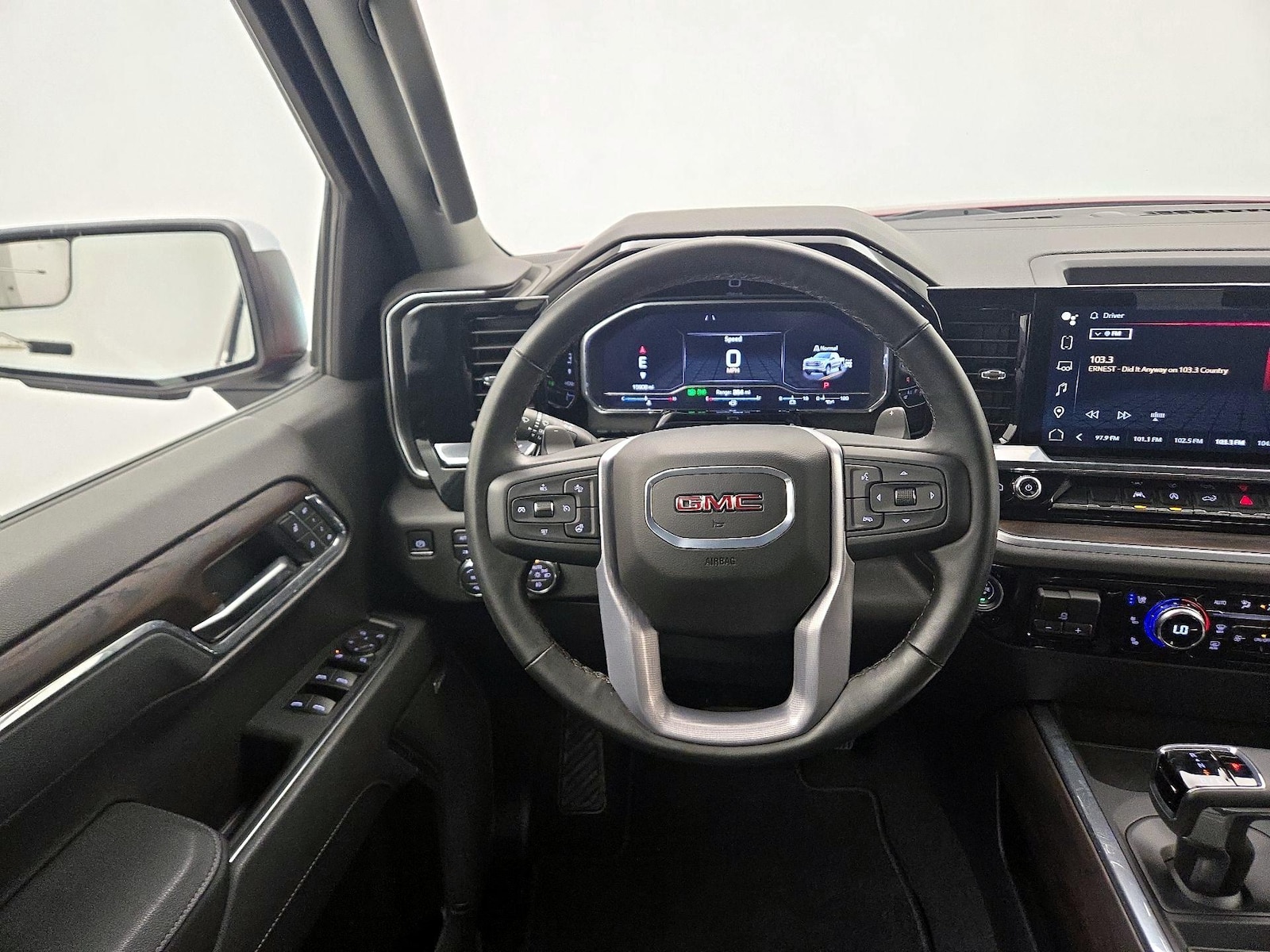 2025 GMC Sierra 1500 SLT - Photo 11