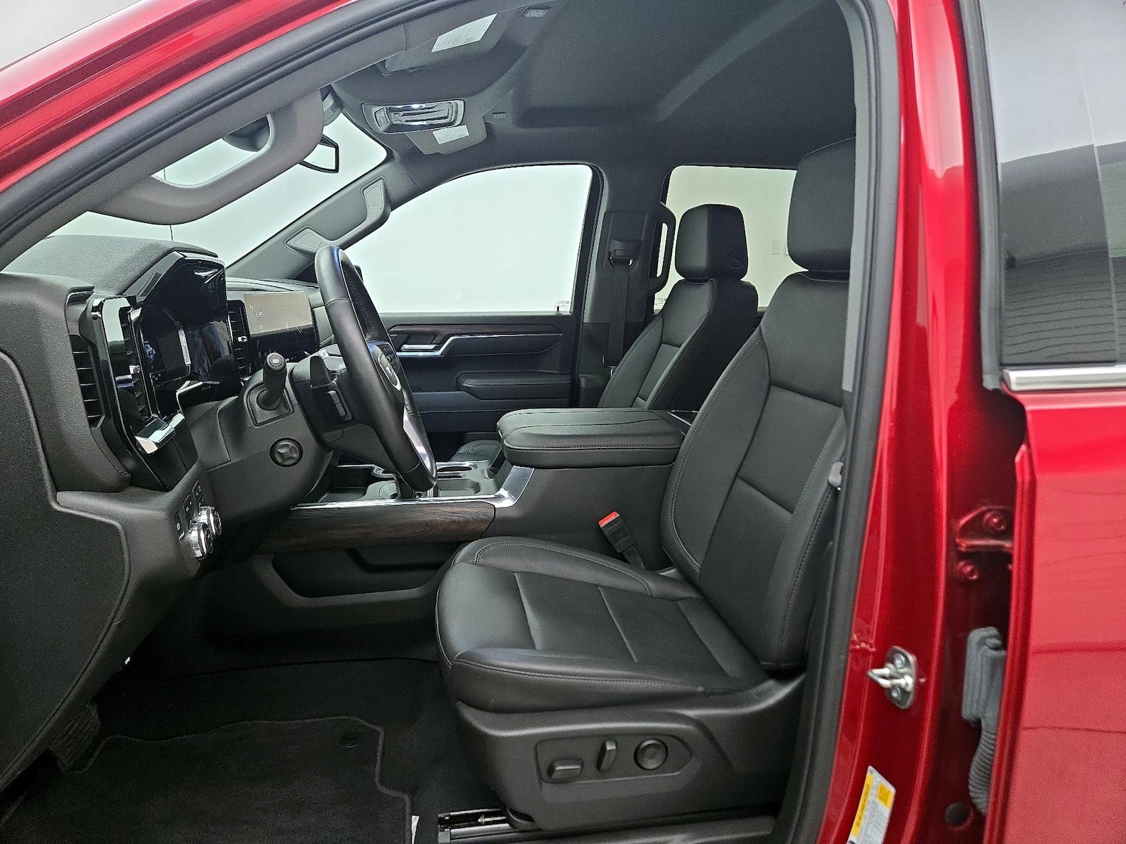 2025 GMC Sierra 1500 SLT - Photo 12