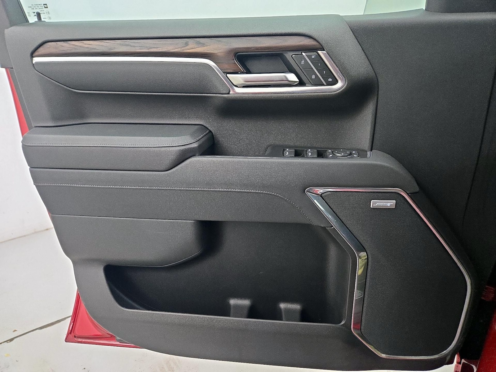 2025 GMC Sierra 1500 SLT - Photo 13