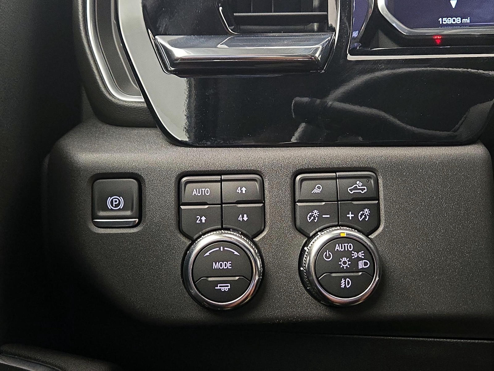2025 GMC Sierra 1500 SLT - Photo 14