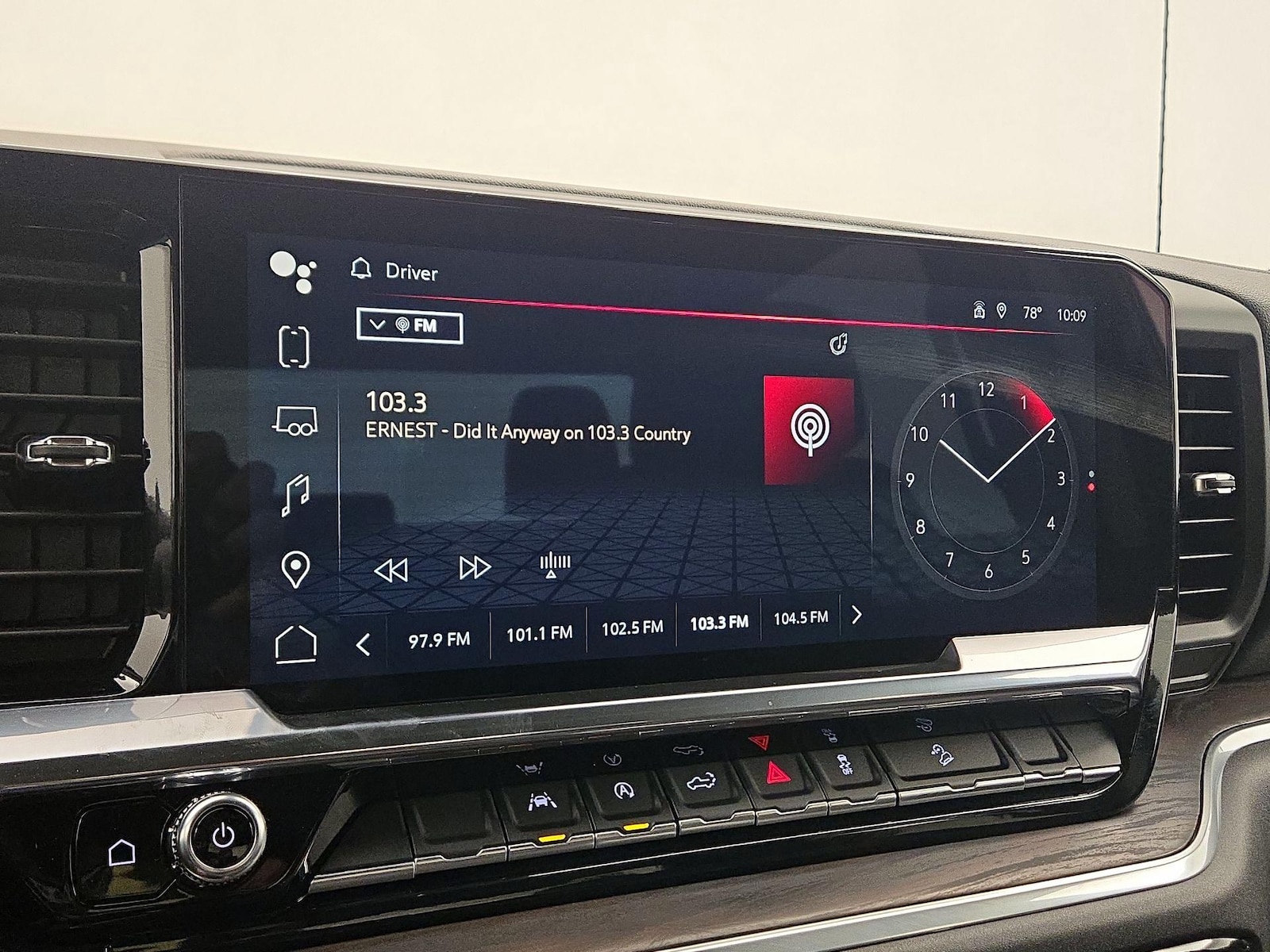 2025 GMC Sierra 1500 SLT - Photo 16