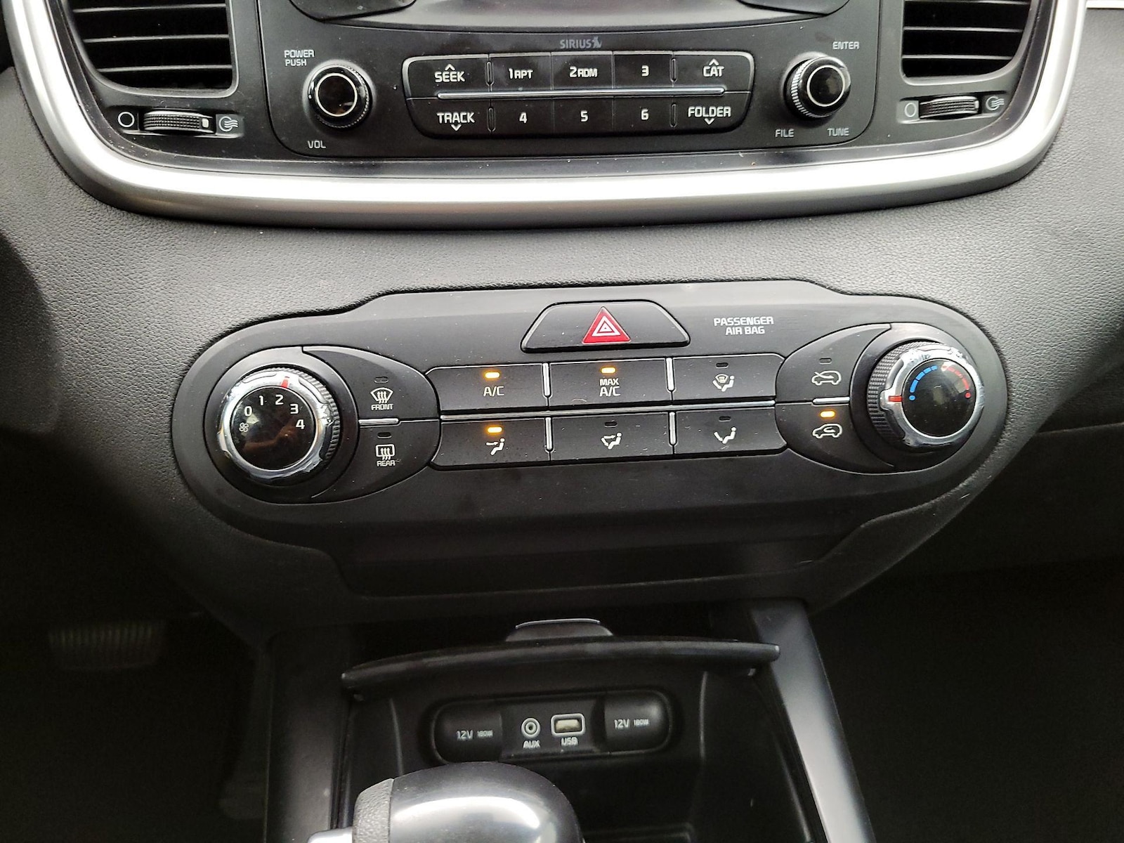 2017 Kia Sorento L - Photo 16