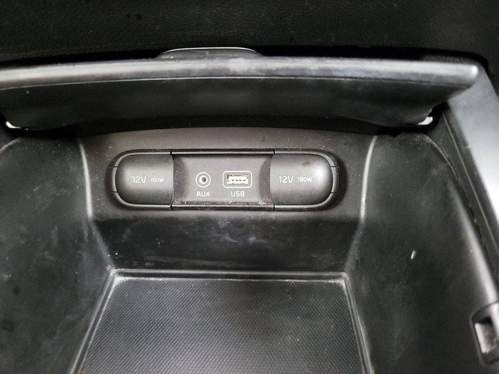 2017 Kia Sorento L - Photo 18