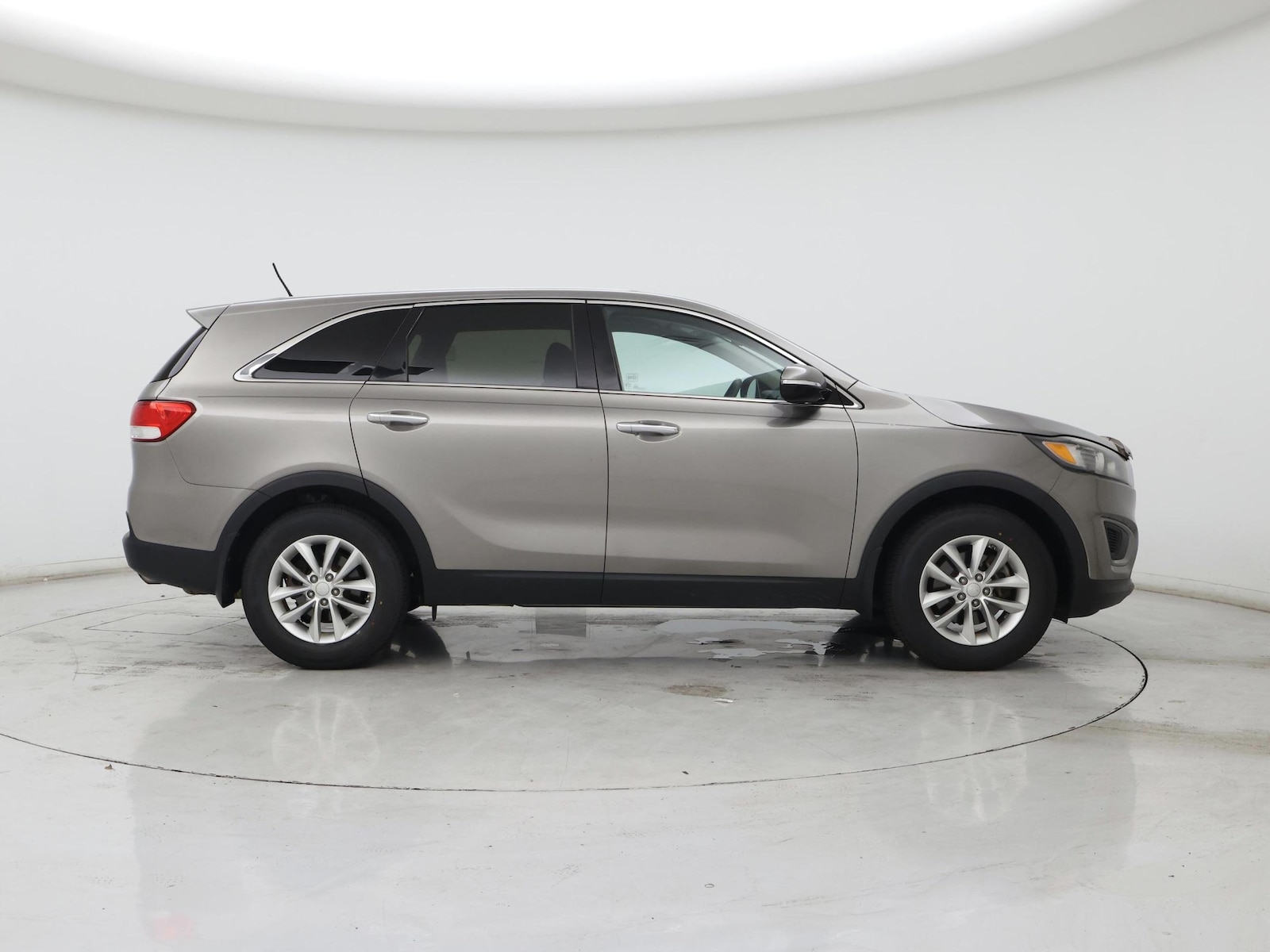 2017 Kia Sorento L - Photo 8