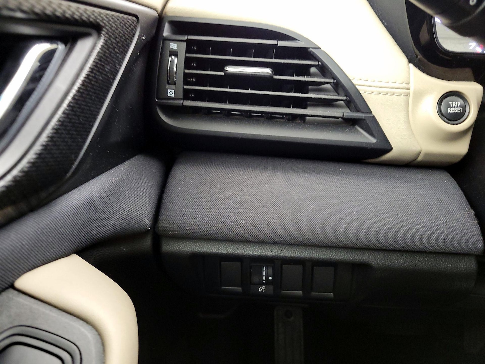 2020 Subaru Outback Premium - Photo 14