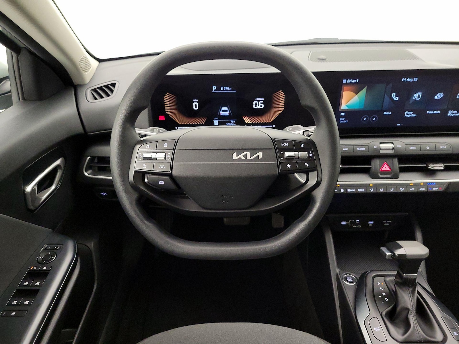 2025 Kia K4 LXS - Photo 11