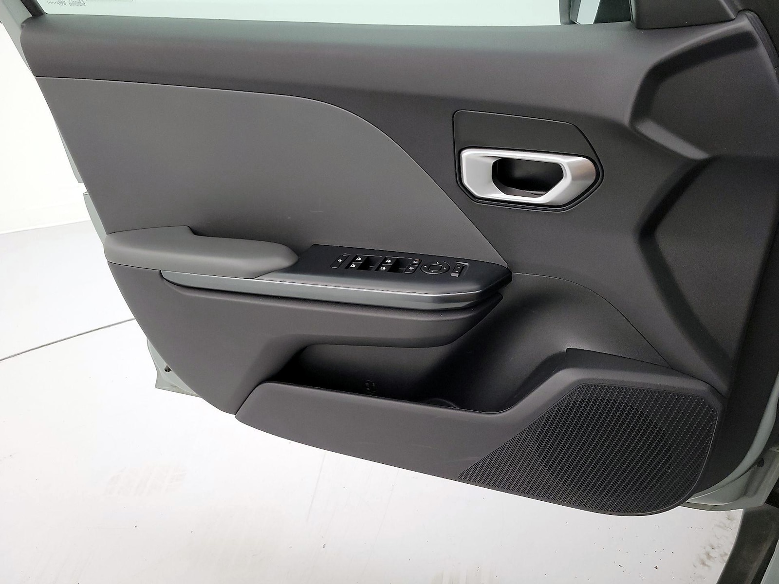 2025 Kia K4 LXS - Photo 13