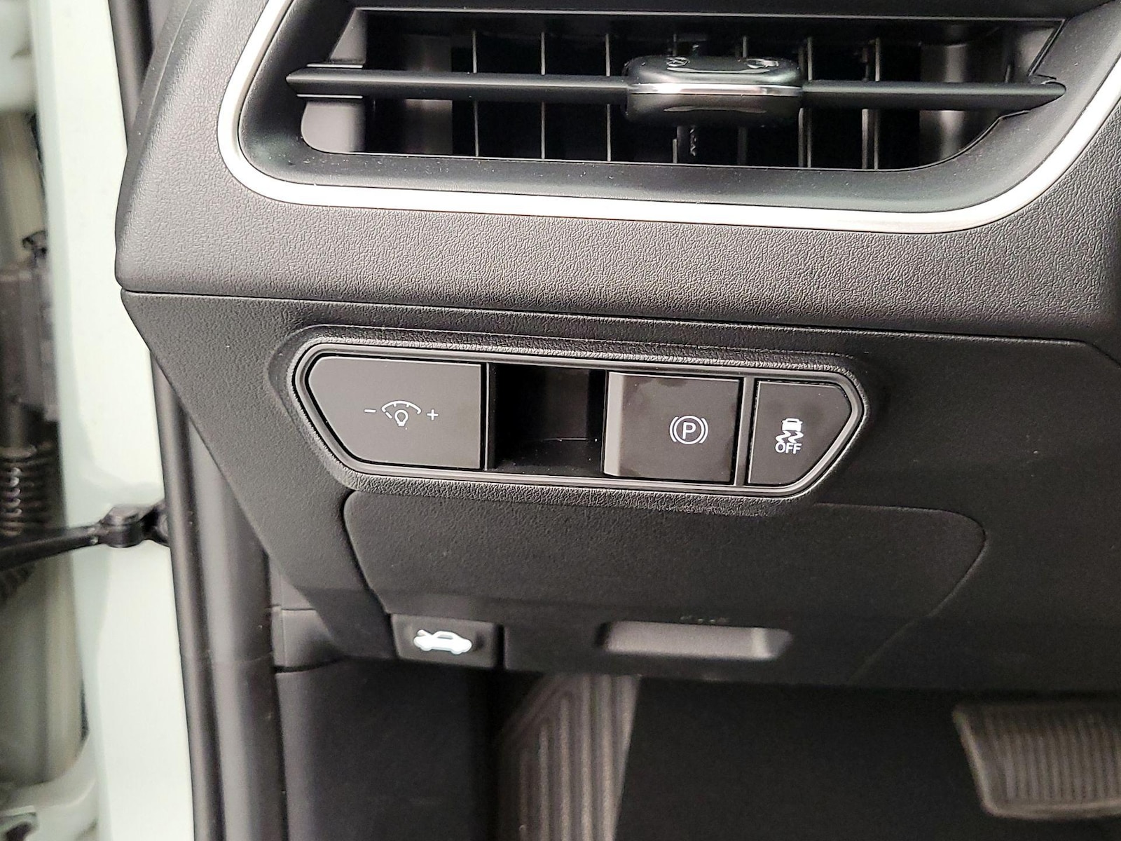 2025 Kia K4 LXS - Photo 14