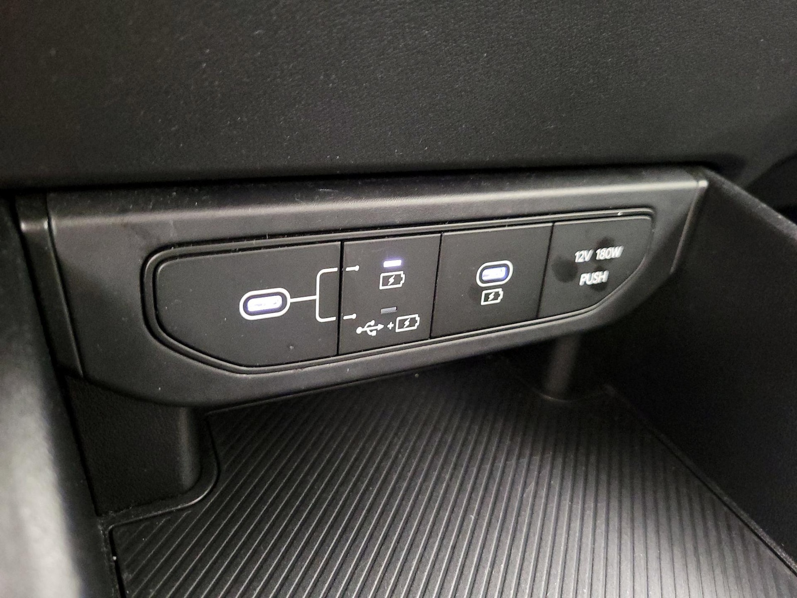 2025 Kia K4 LXS - Photo 19