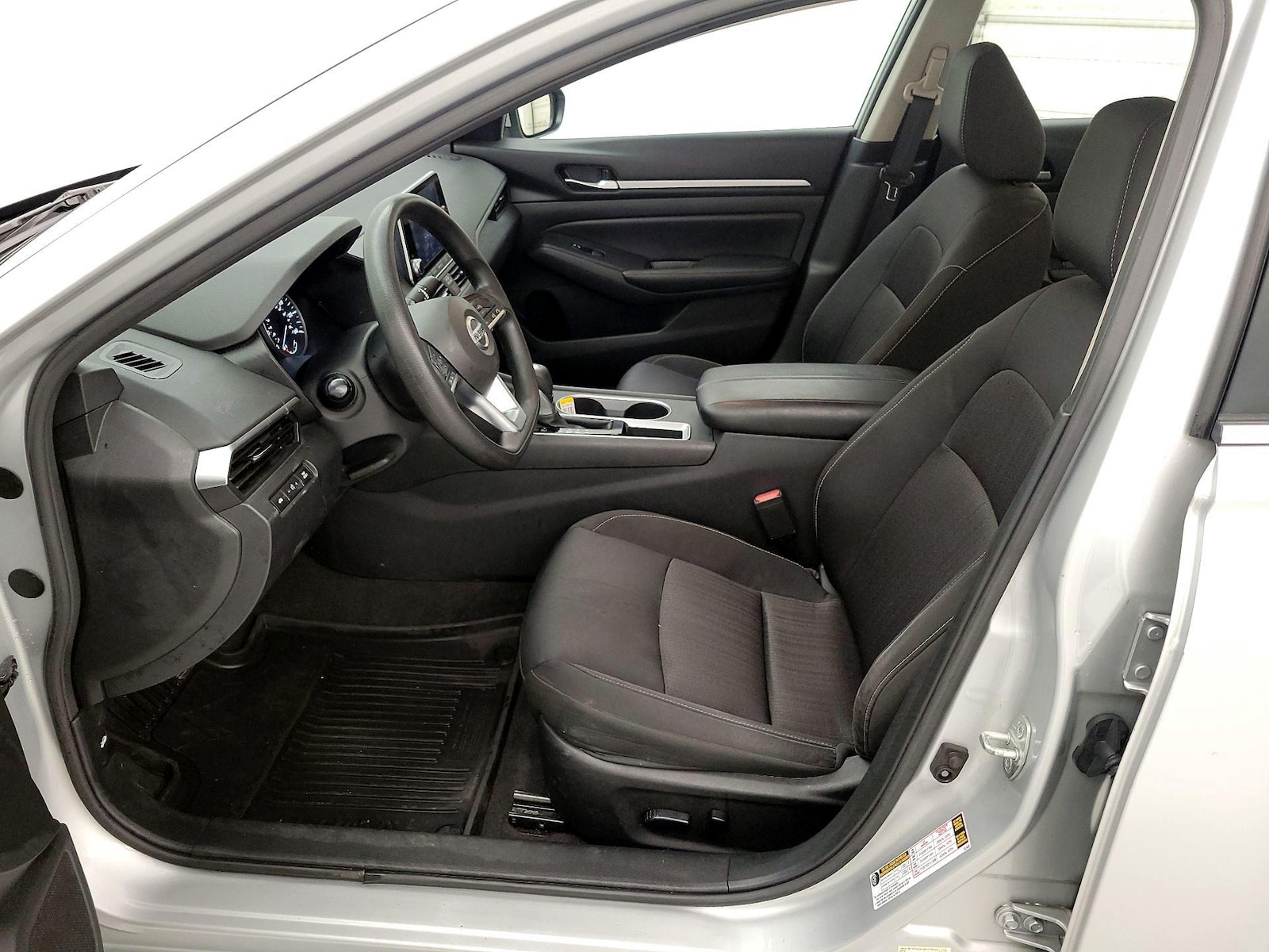 2022 Nissan Altima SV - Photo 12