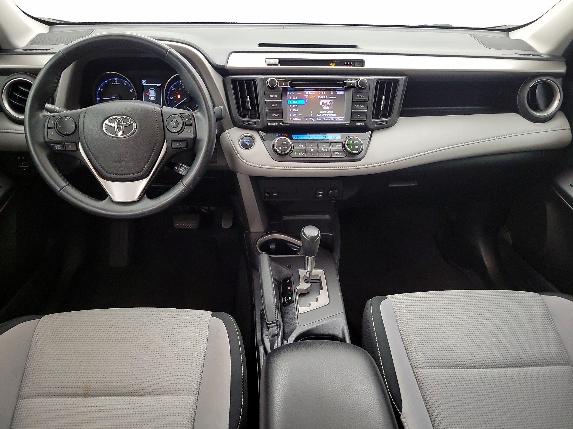 Thumbnail: 2018 Toyota RAV4 - 9
