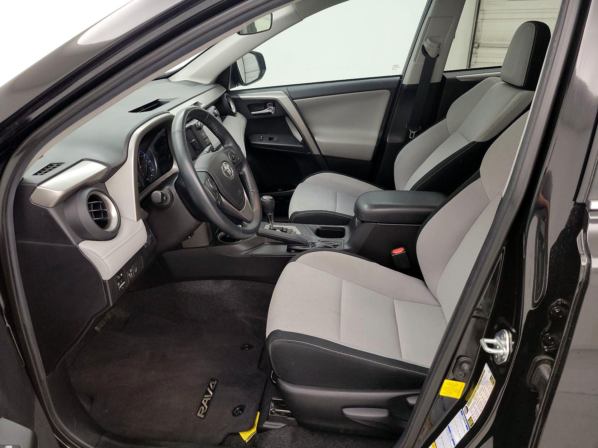 Thumbnail: 2018 Toyota RAV4 - 11