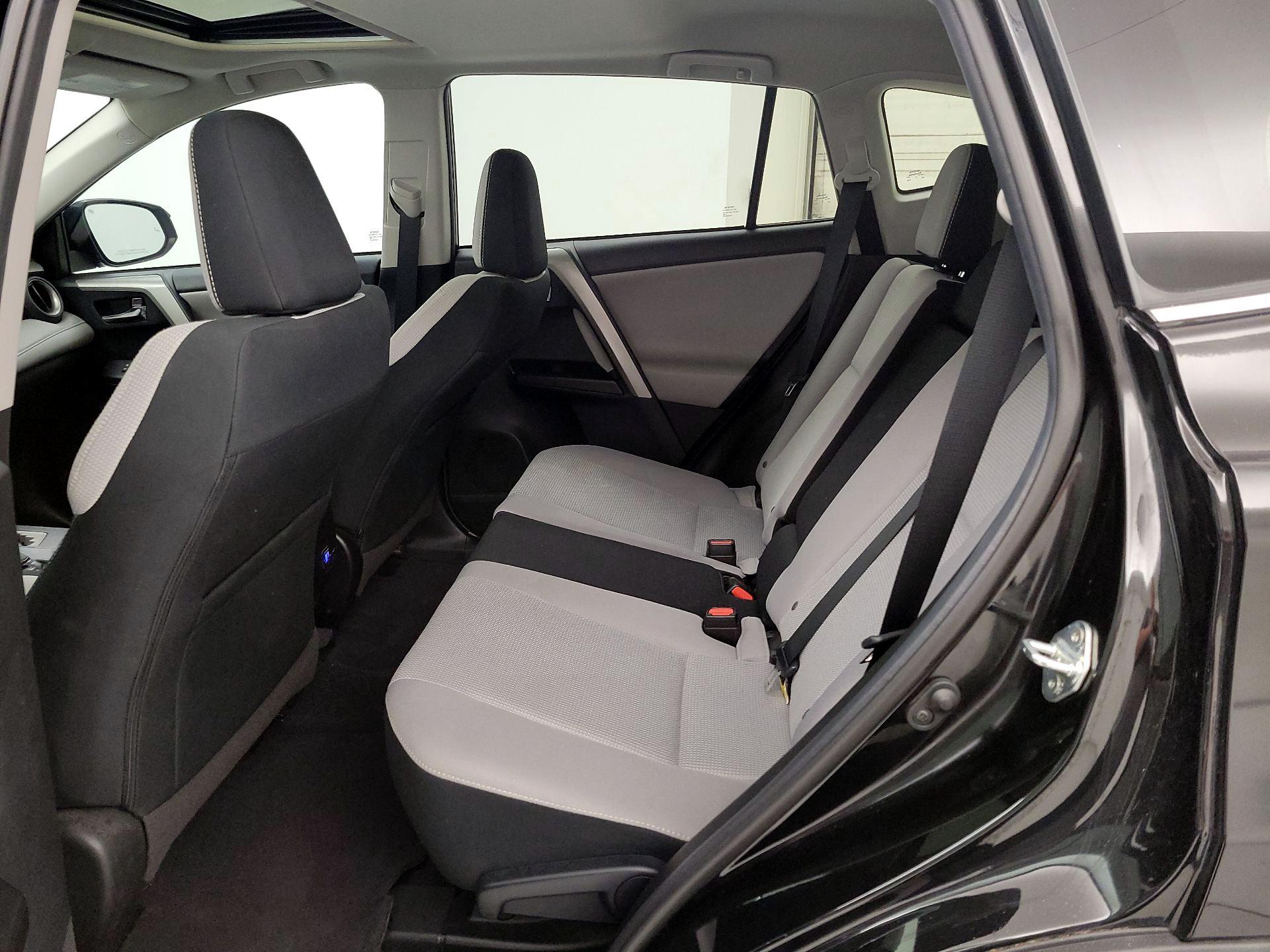 Thumbnail: 2018 Toyota RAV4 - 19