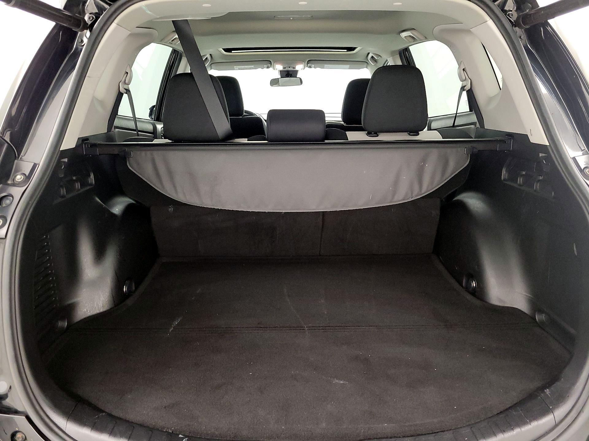 Thumbnail: 2018 Toyota RAV4 - 20