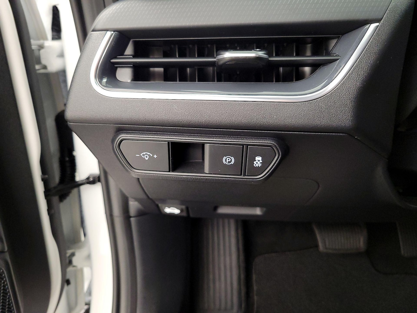 2025 Kia K4 GT-Line - Photo 14