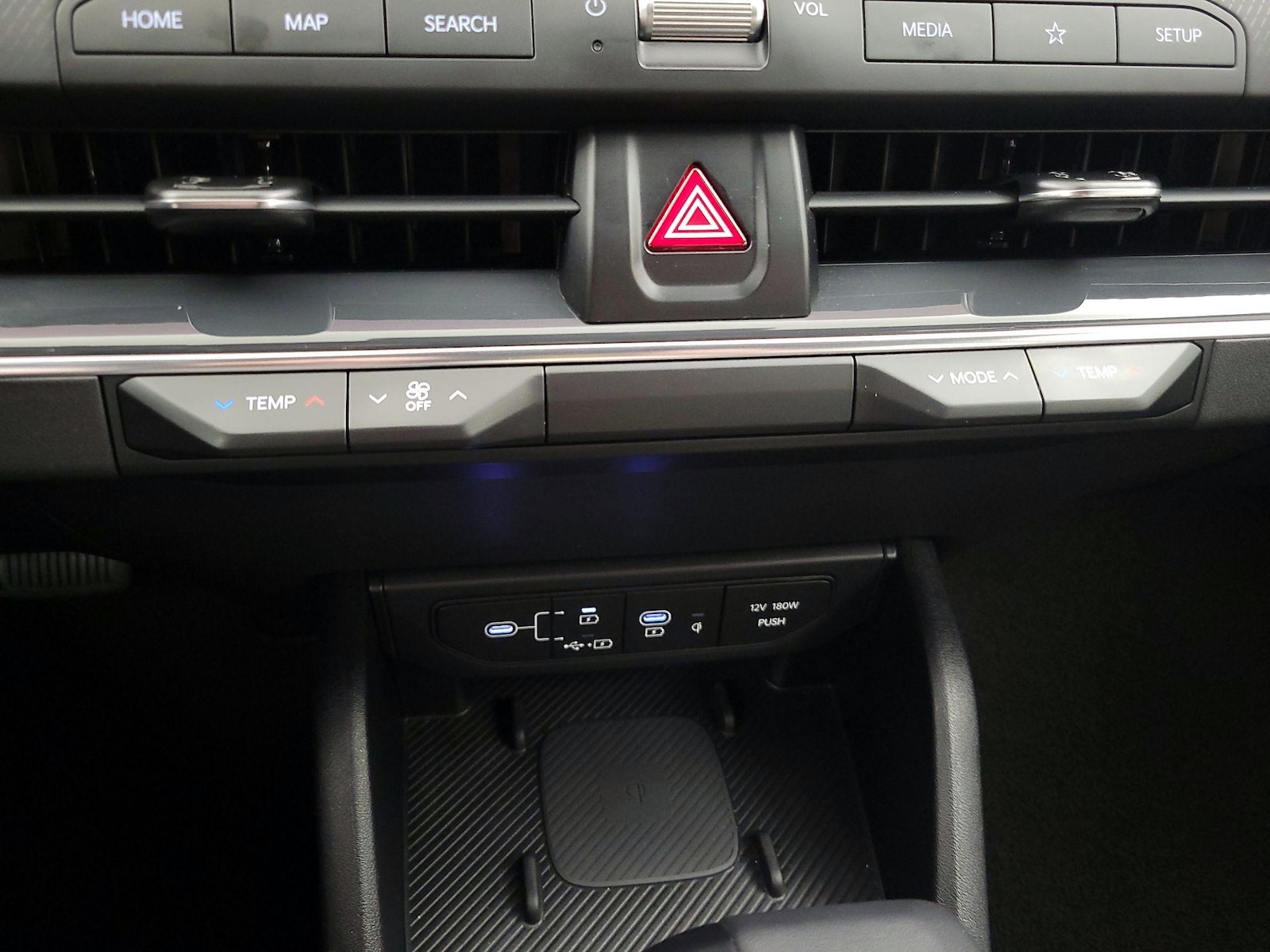 2025 Kia K4 GT-Line - Photo 18