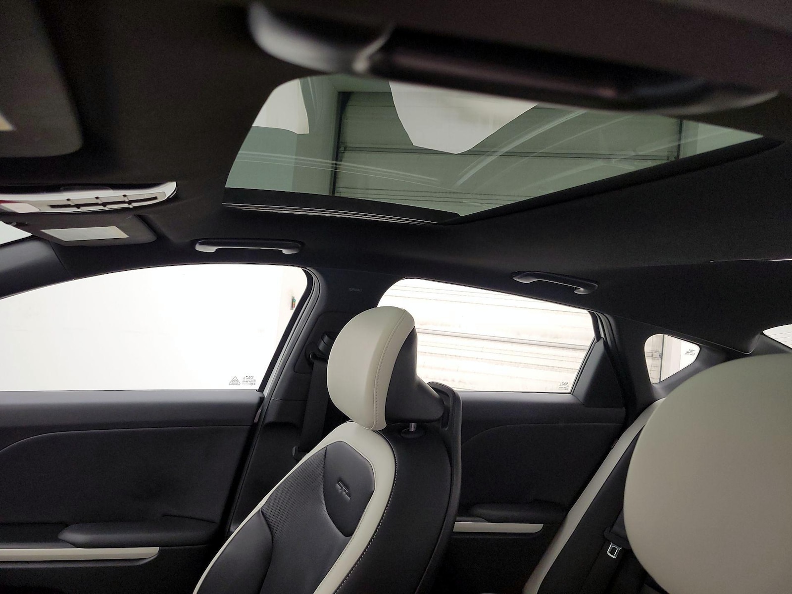 2025 Kia K4 GT-Line - Photo 20
