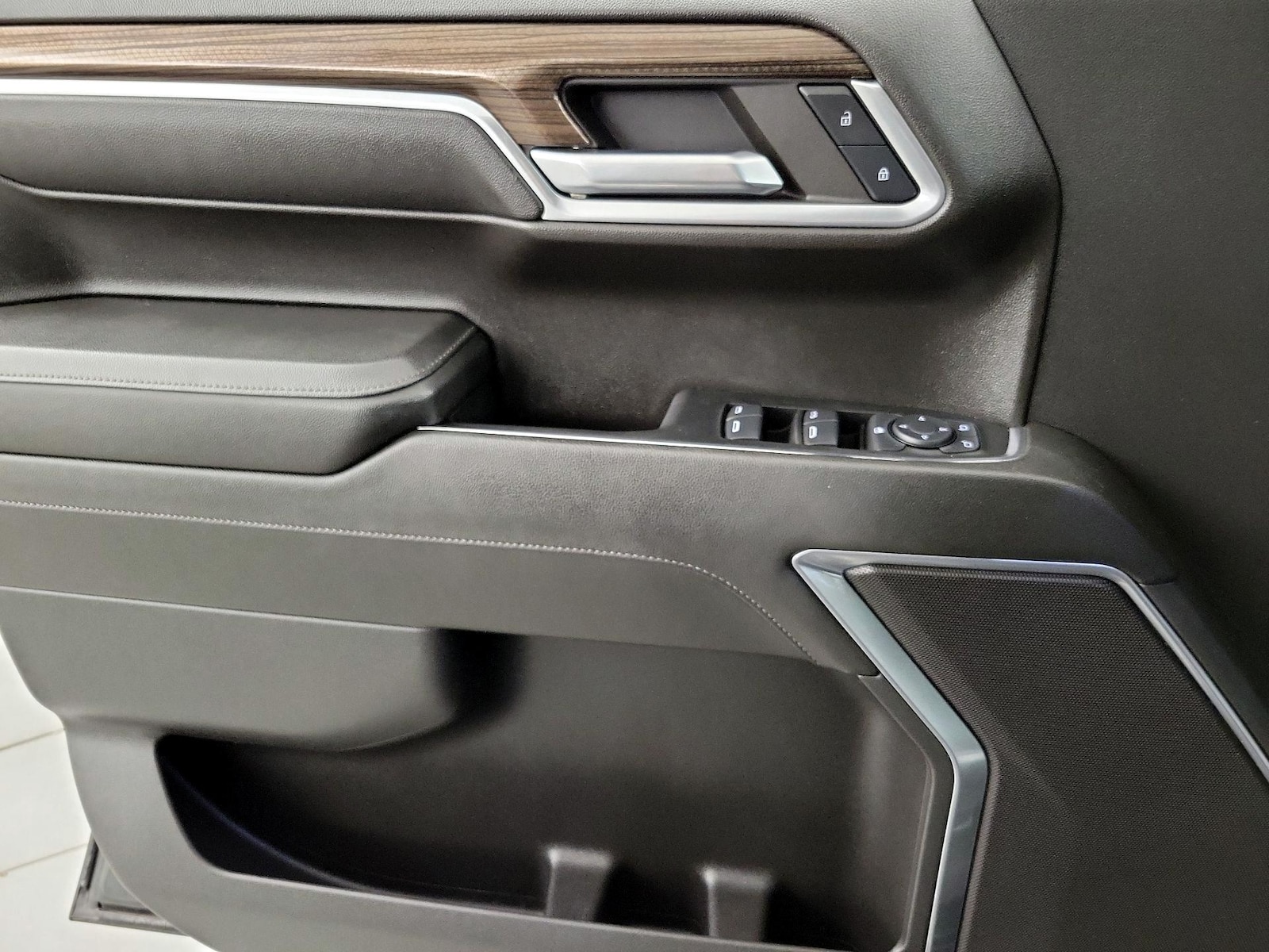 2024 Chevrolet Silverado 1500 LT - Photo 13