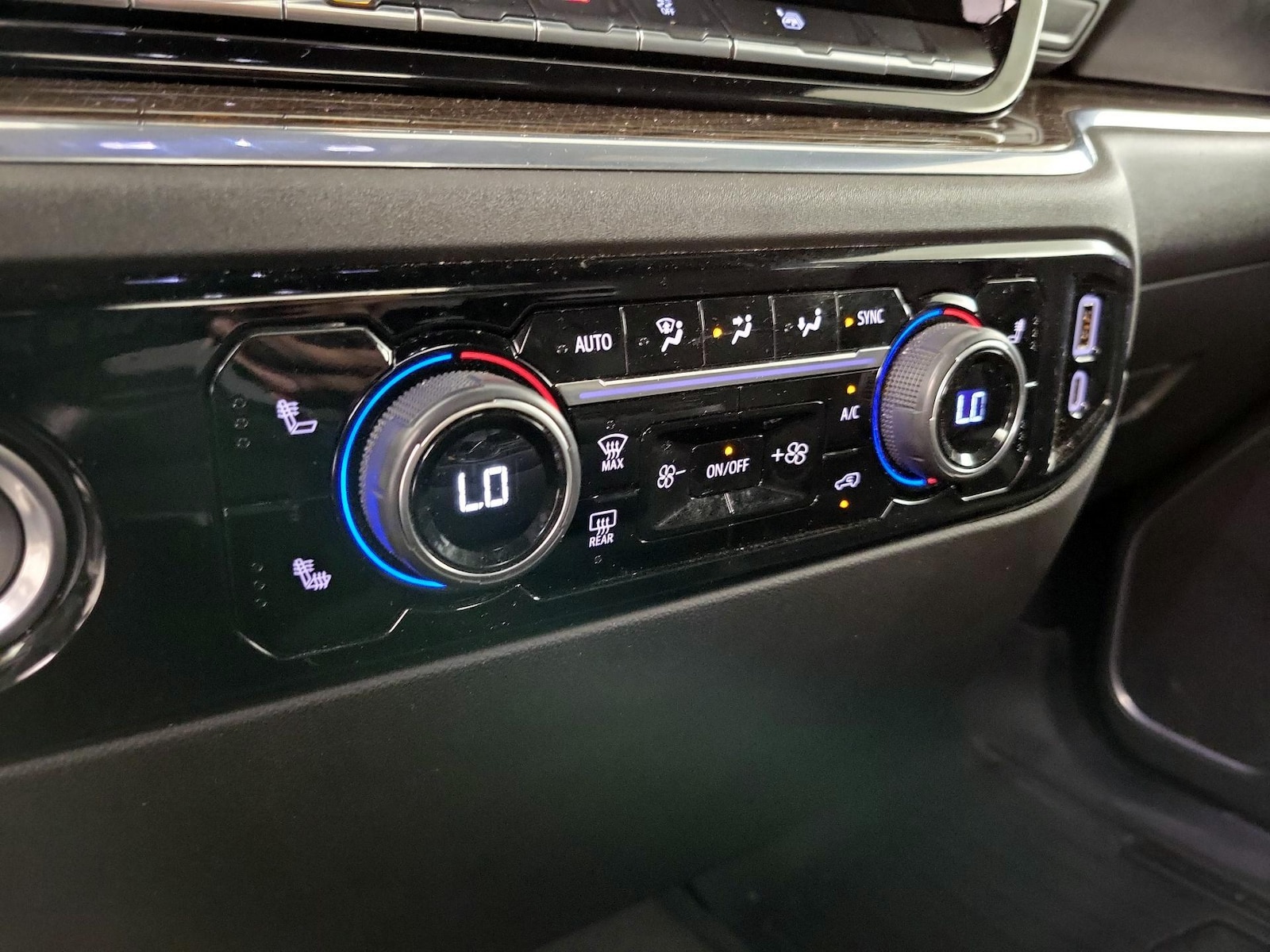 2024 Chevrolet Silverado 1500 LT - Photo 17