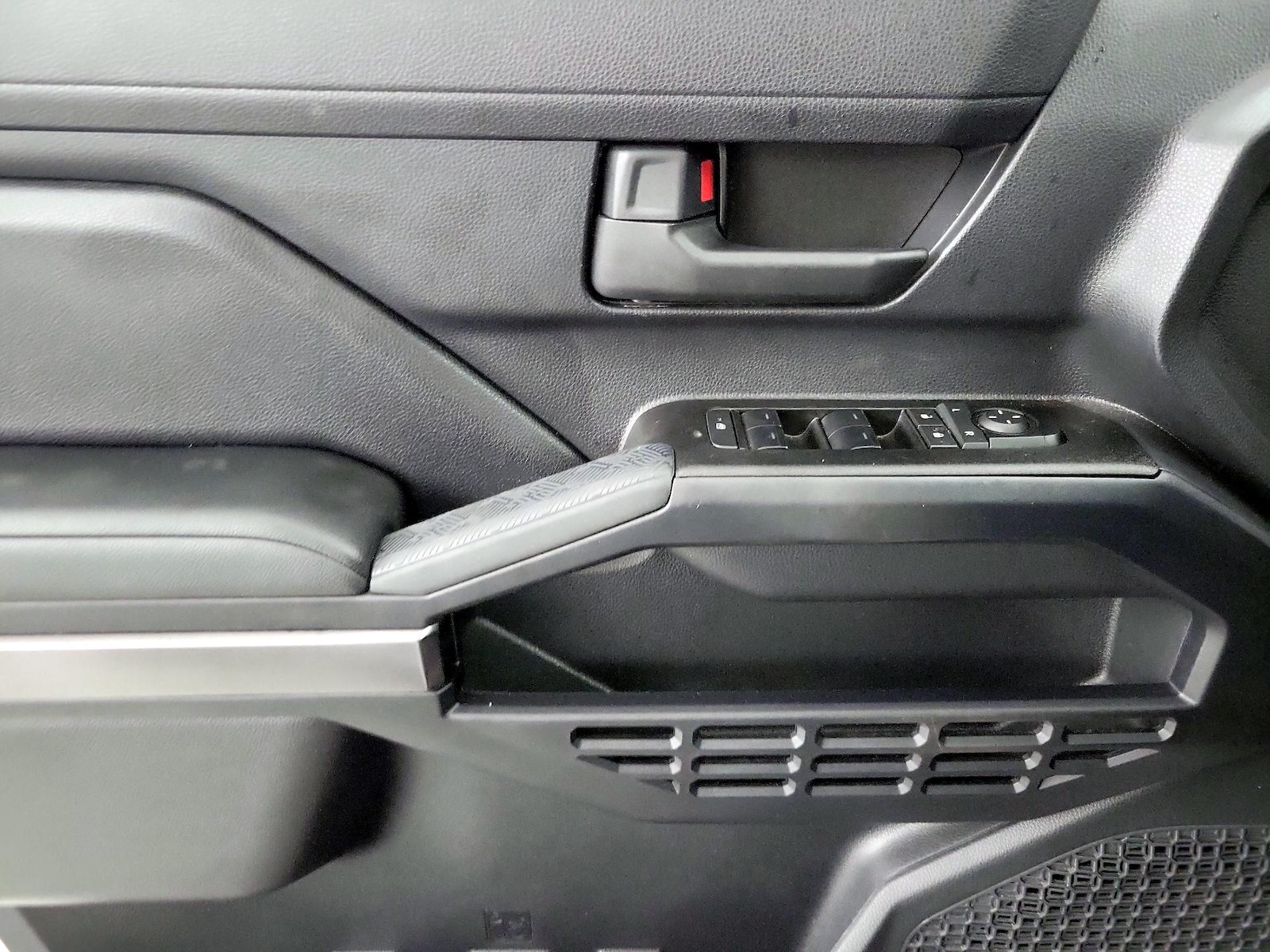 2025 Toyota 4Runner SR5 - Photo 13