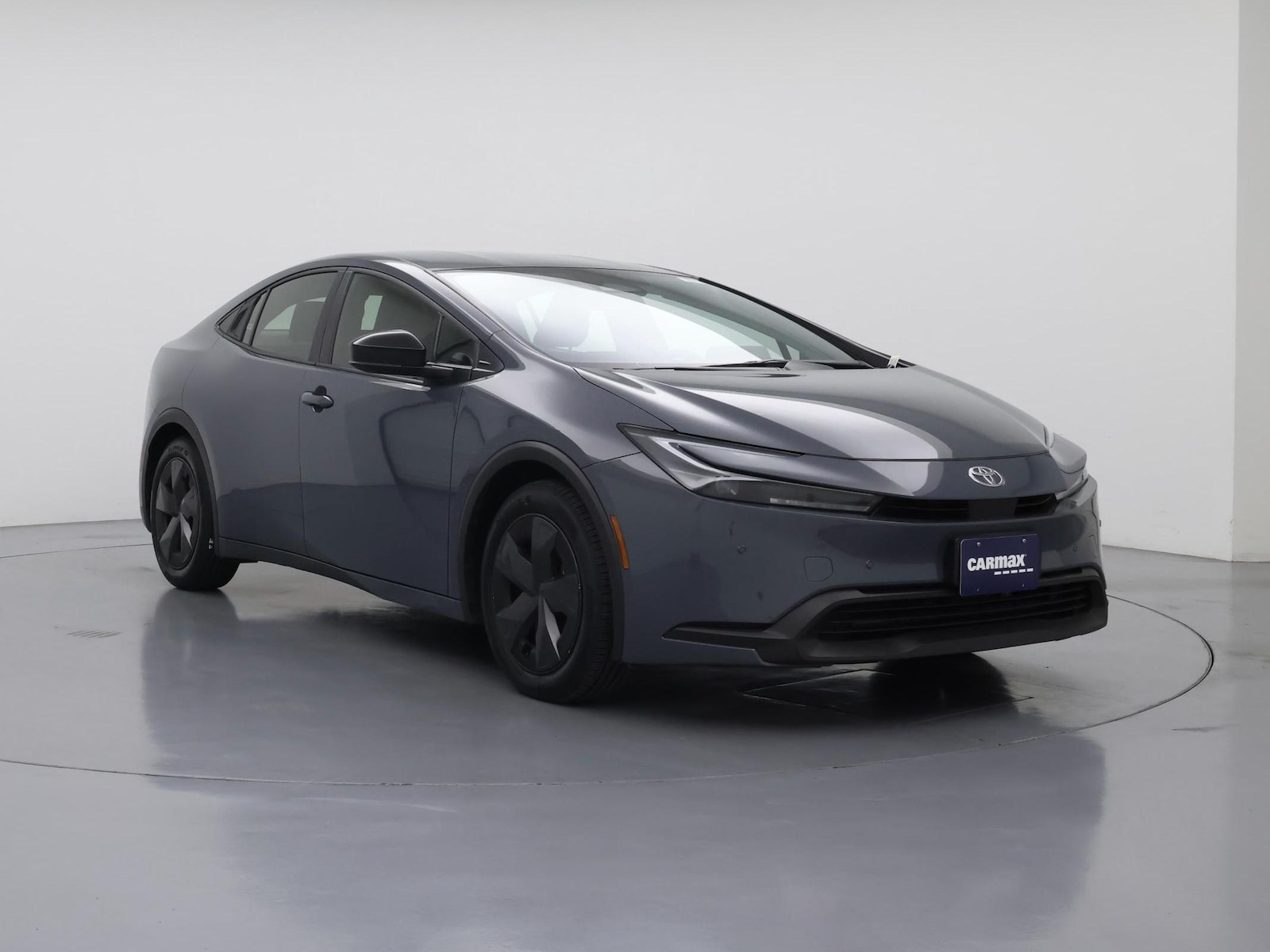 2025 Toyota Prius LE - Photo 2