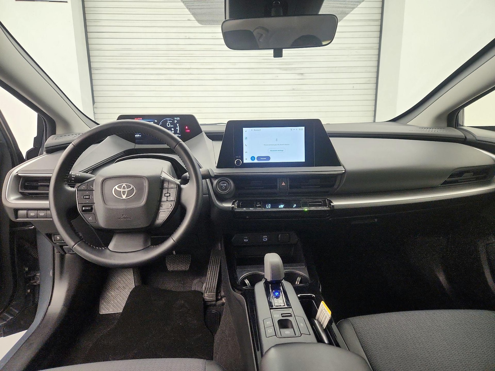 2025 Toyota Prius LE - Photo 10