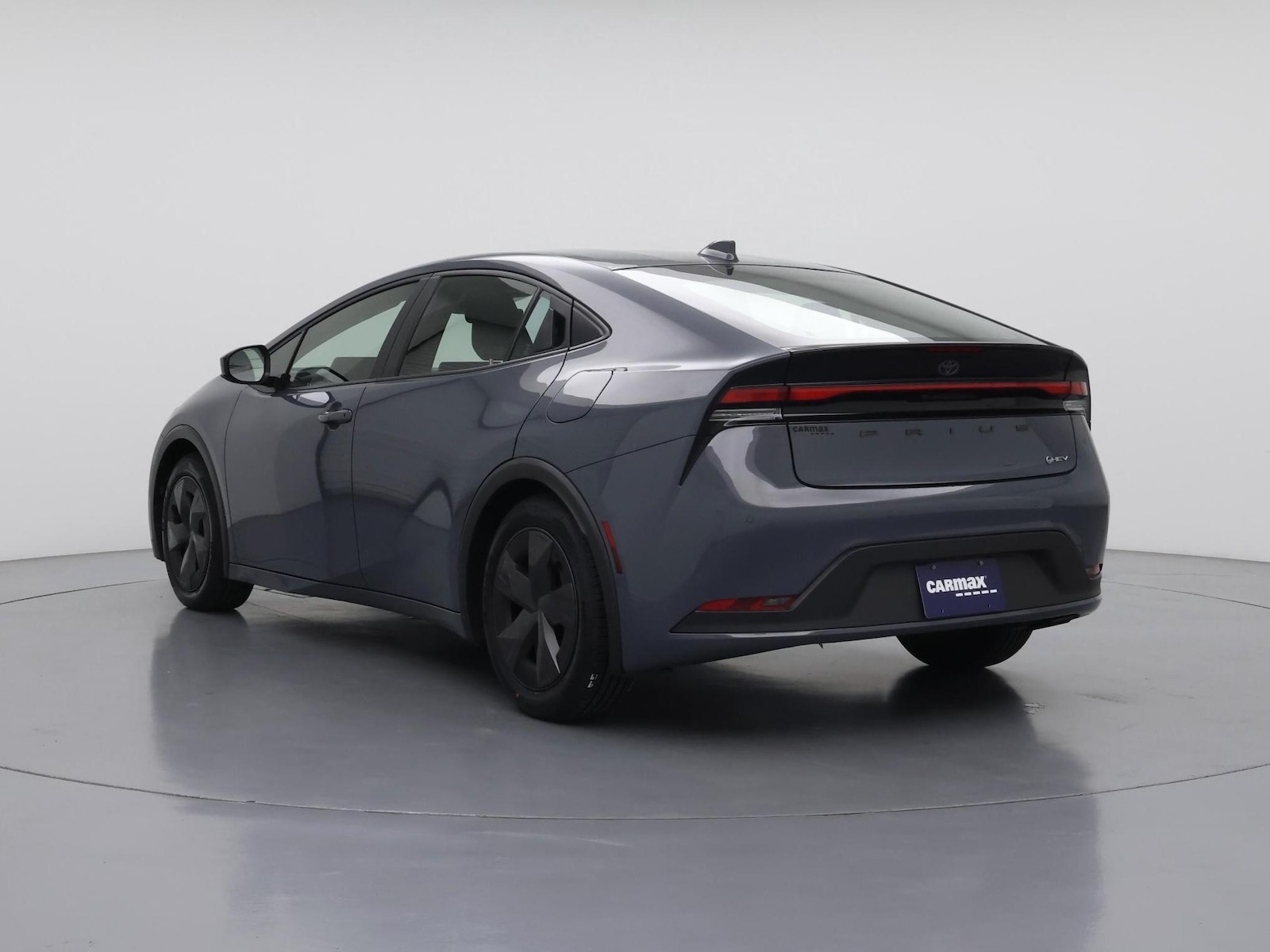 2025 Toyota Prius LE - Photo 3