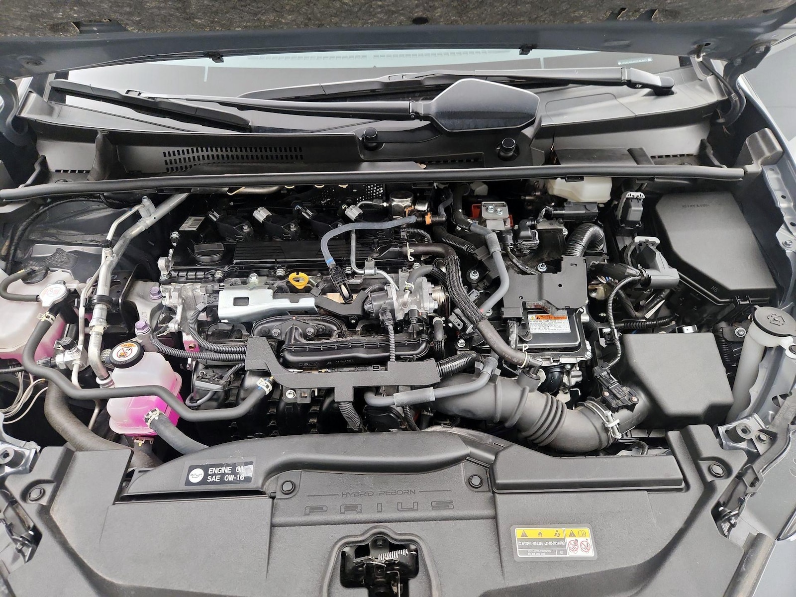 2025 Toyota Prius LE - Photo 22