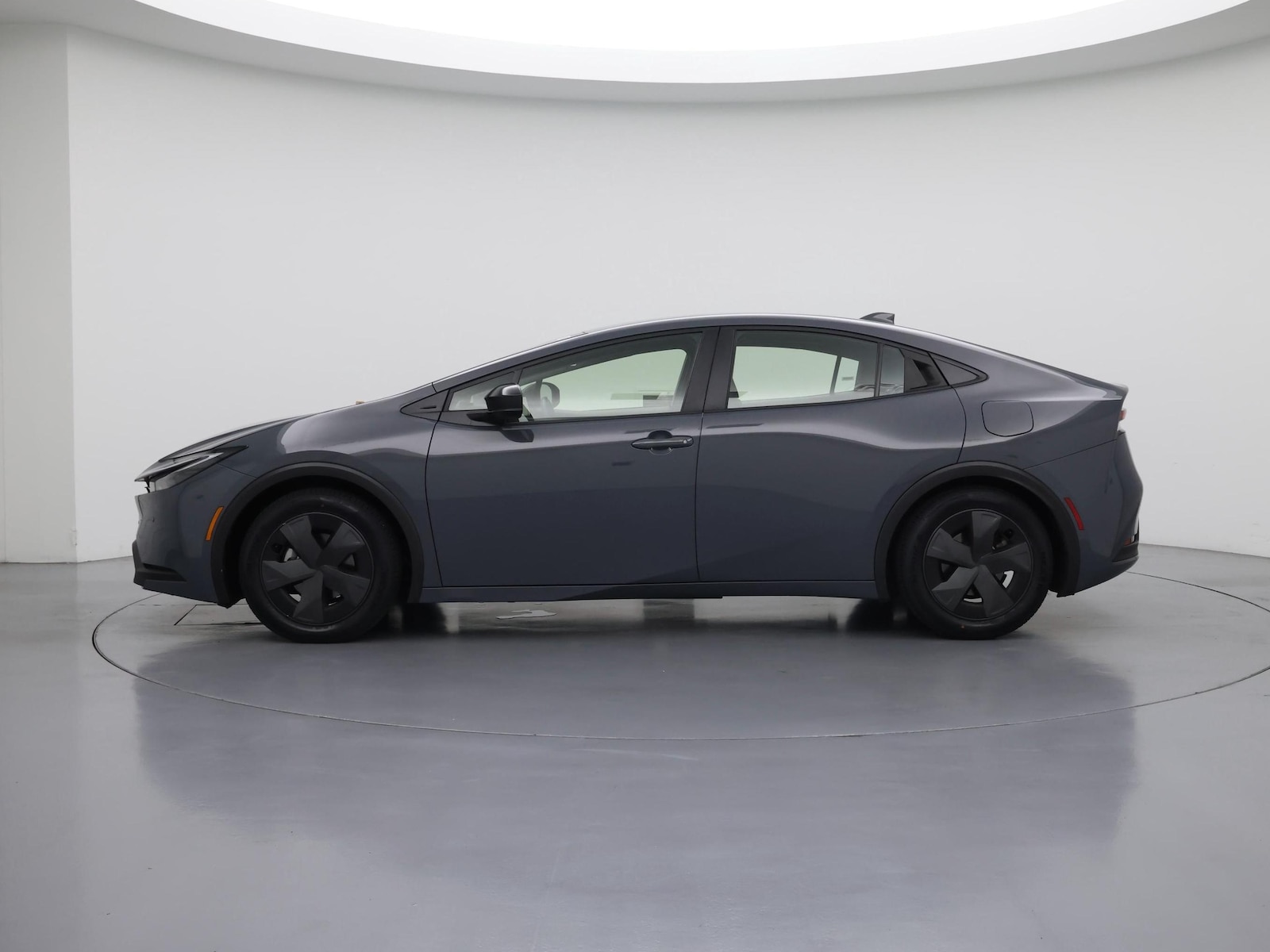 2025 Toyota Prius LE - Photo 4