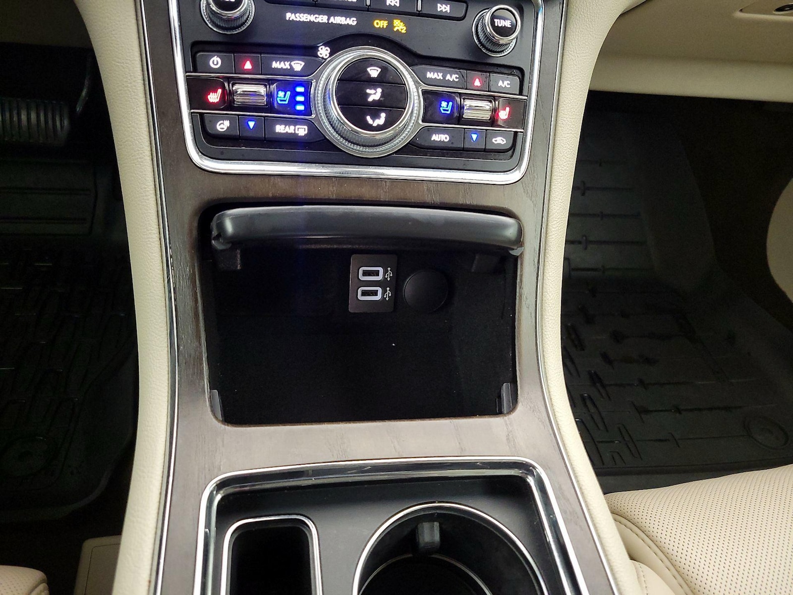 2020 Lincoln Continental Reserve - Photo 20