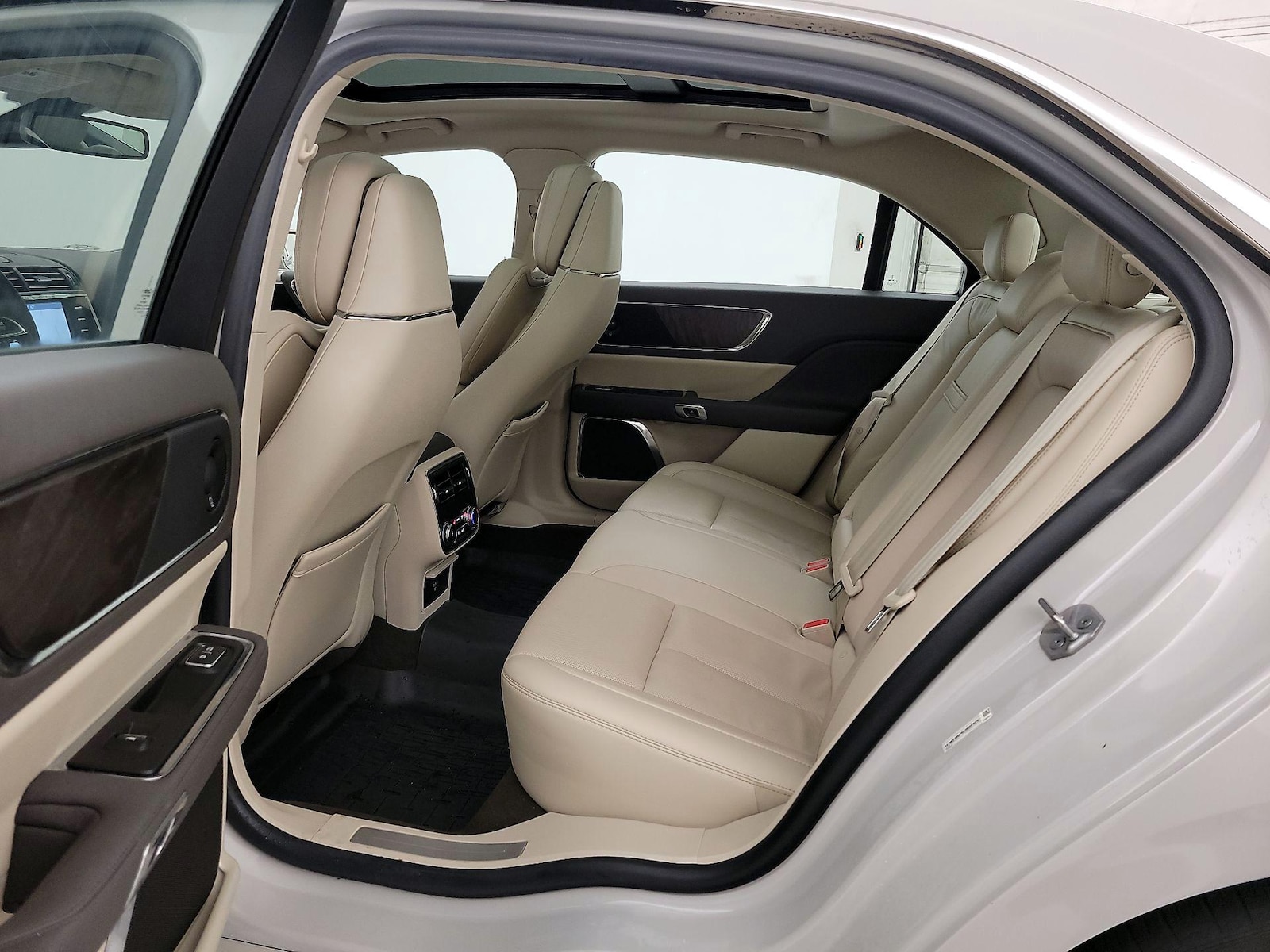 2020 Lincoln Continental Reserve - Photo 22