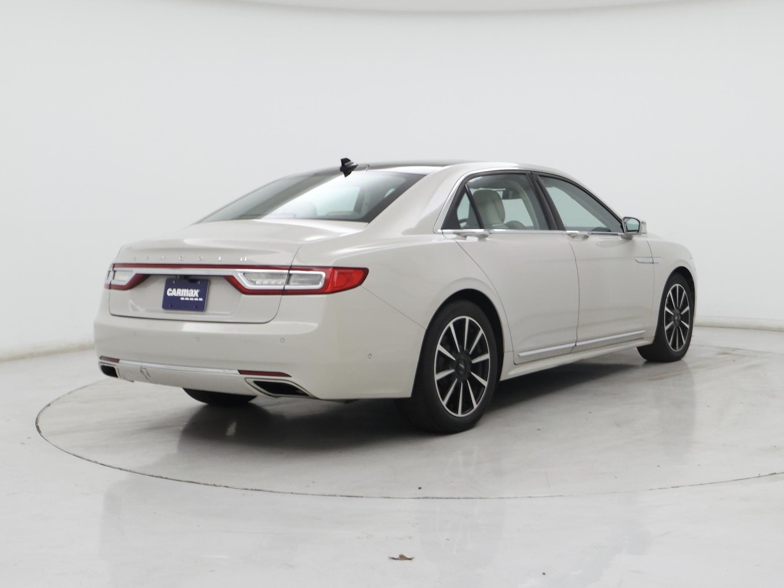 2020 Lincoln Continental Reserve - Photo 9