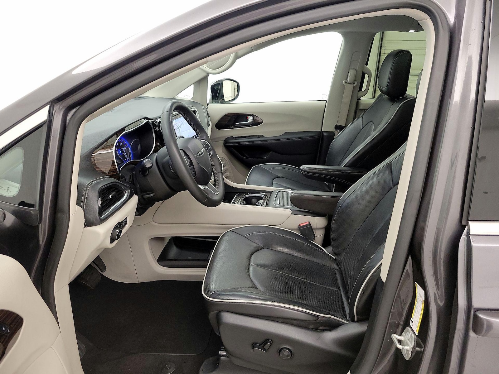 2023 Chrysler Pacifica Limited - Photo 12