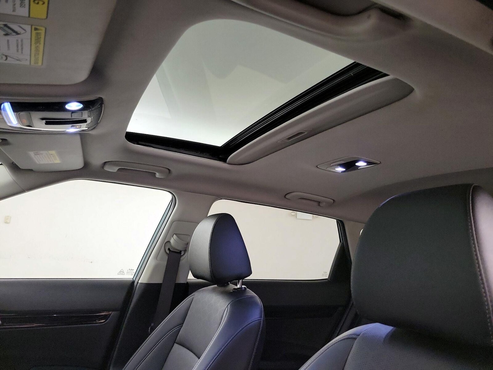 Sunroof(s) & Overhead Airbags