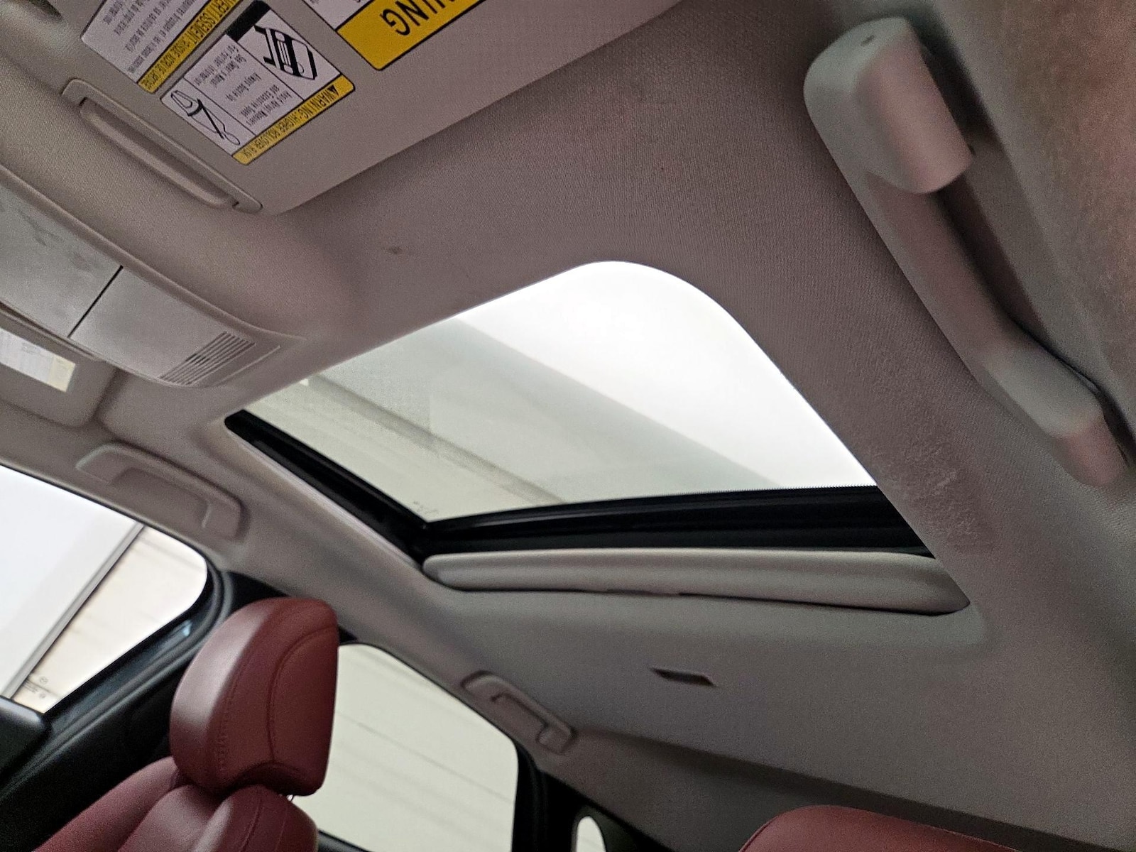 Sunroof(s) & Overhead Airbags