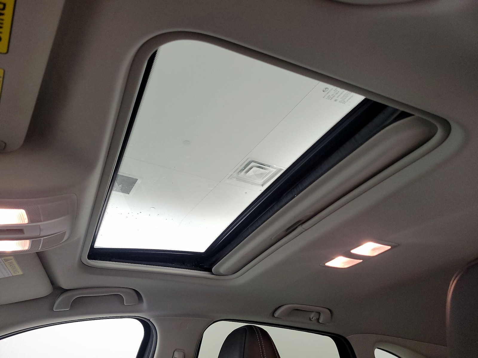 Sunroof(s) & Overhead Airbags
