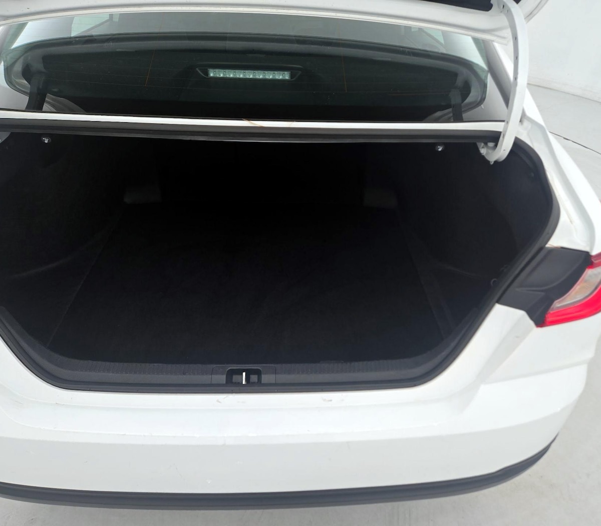 Trunk/Cargo (Seats Up)