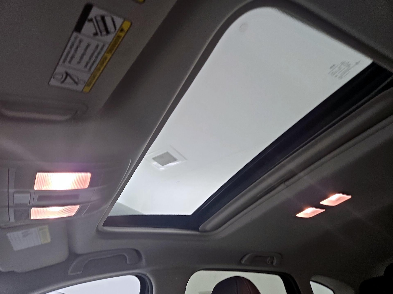 Sunroof(s) & Overhead Airbags