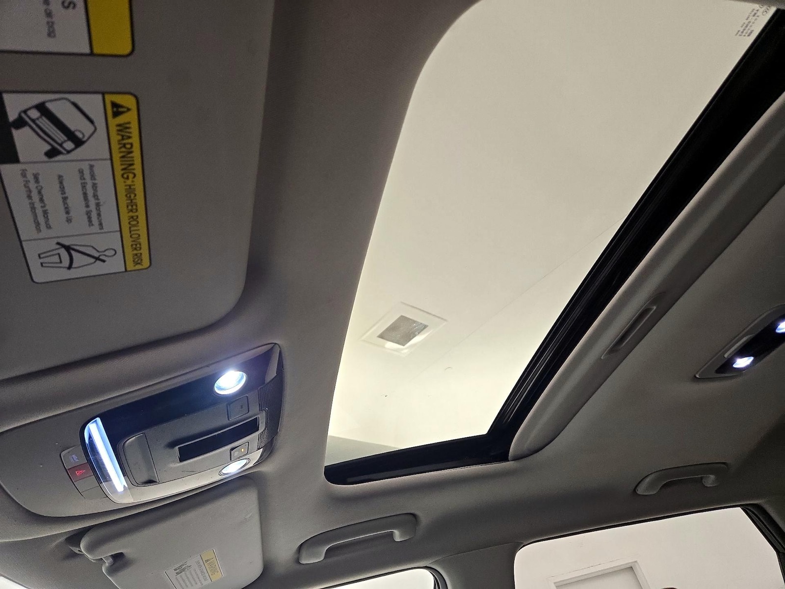 Sunroof(s) & Overhead Airbags