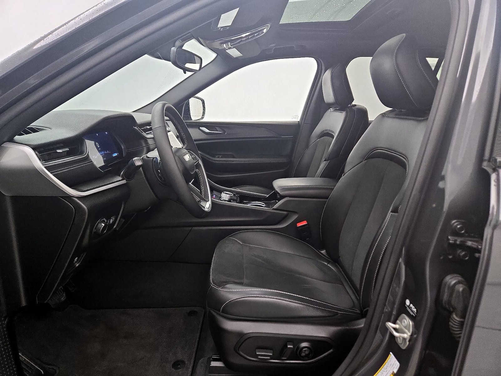 2023 Jeep Grand Cherokee Altitude - Photo 12