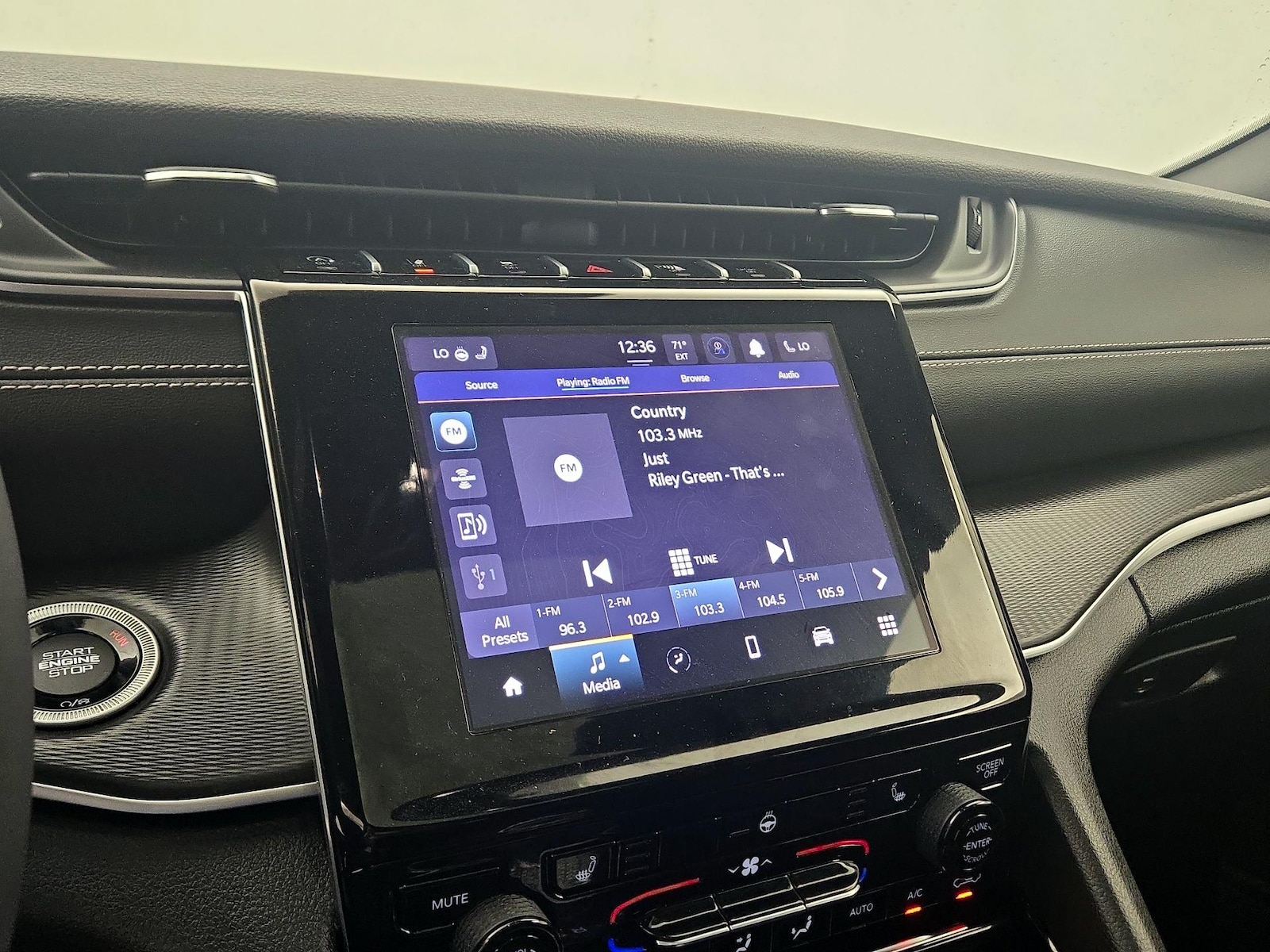2023 Jeep Grand Cherokee Altitude - Photo 16